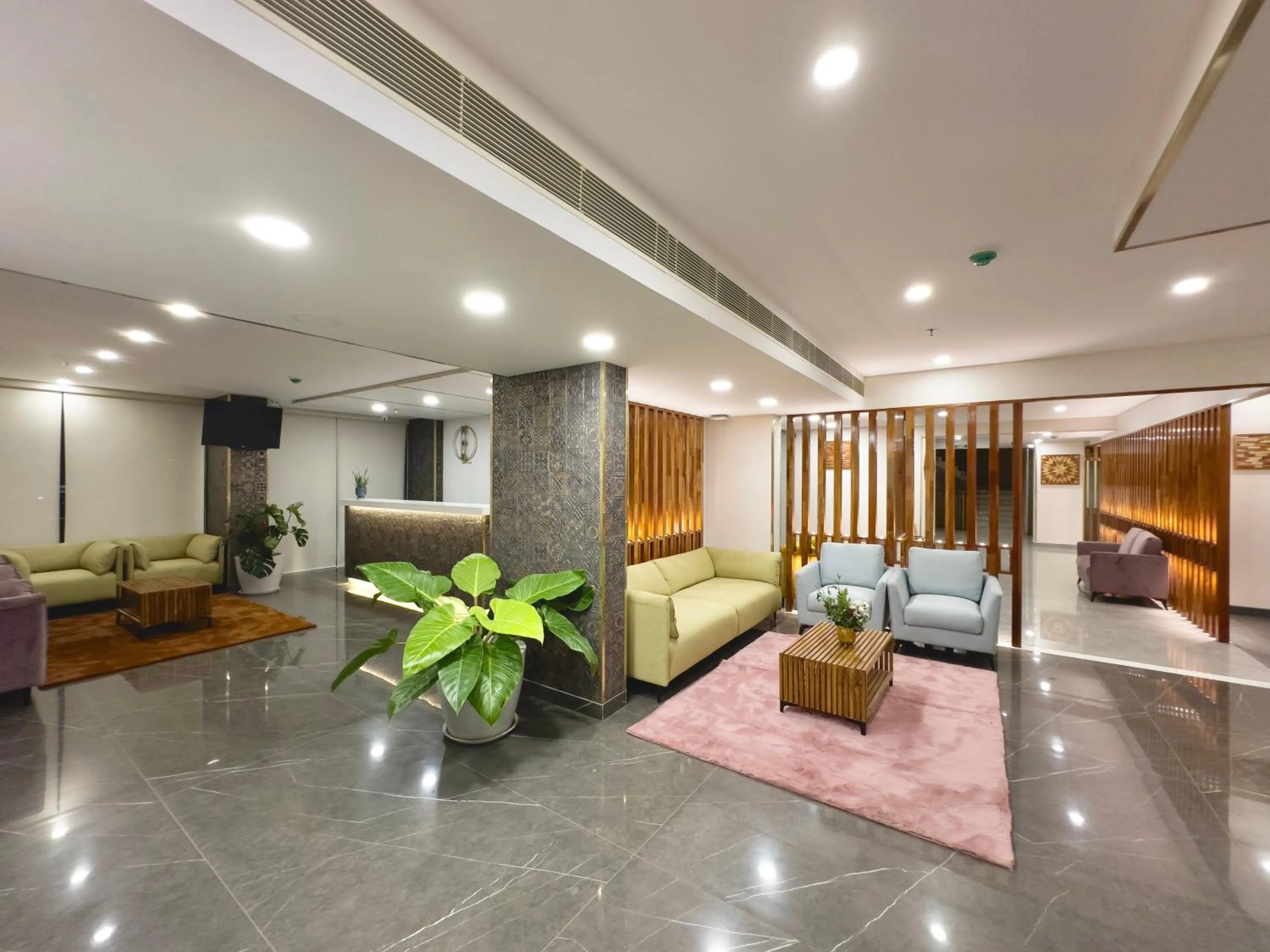 Facade/entrance in The Habitat Suites-Walkable distance to Guruvayoor temple