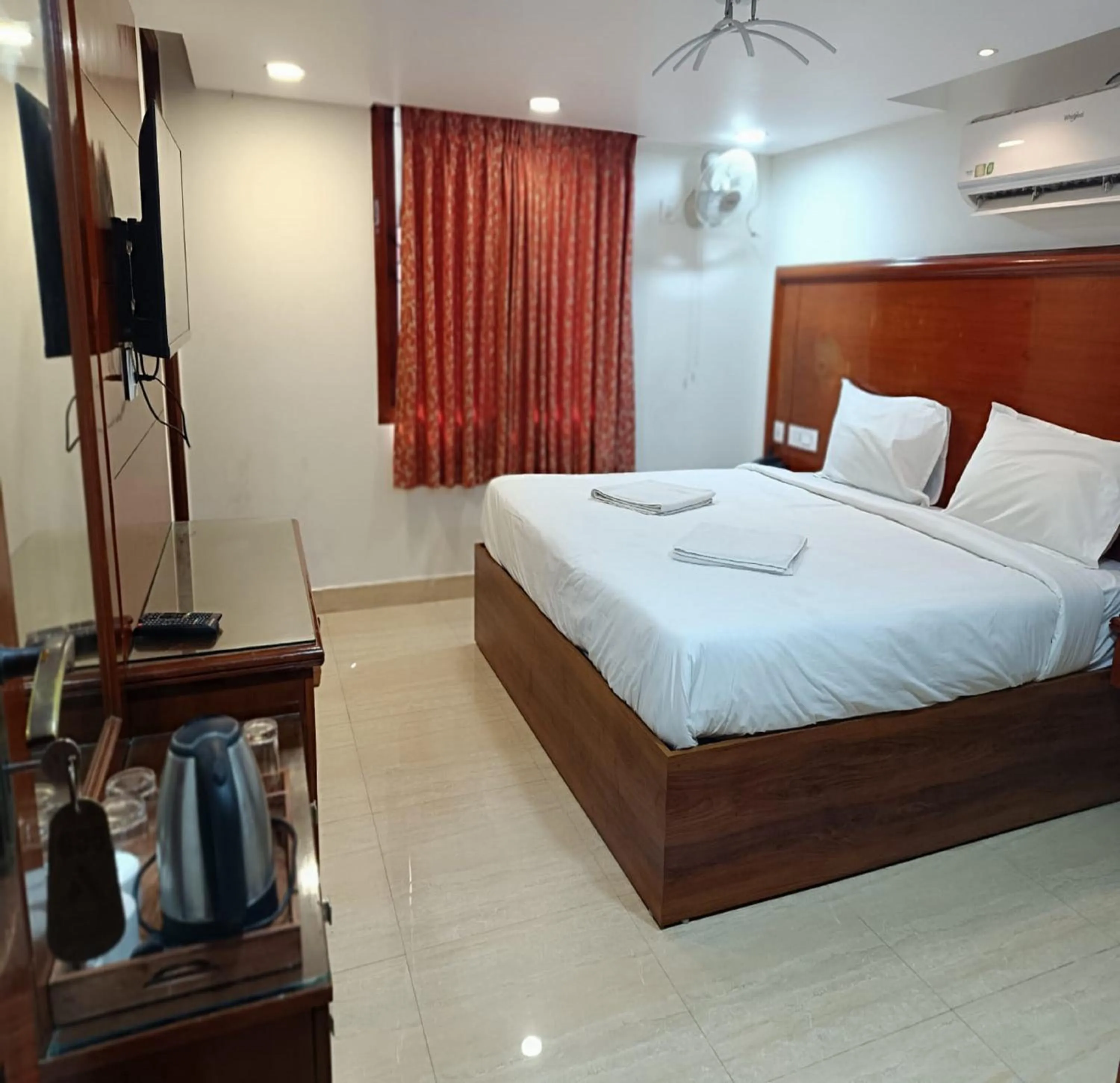 Bed in Azhagappa Residency