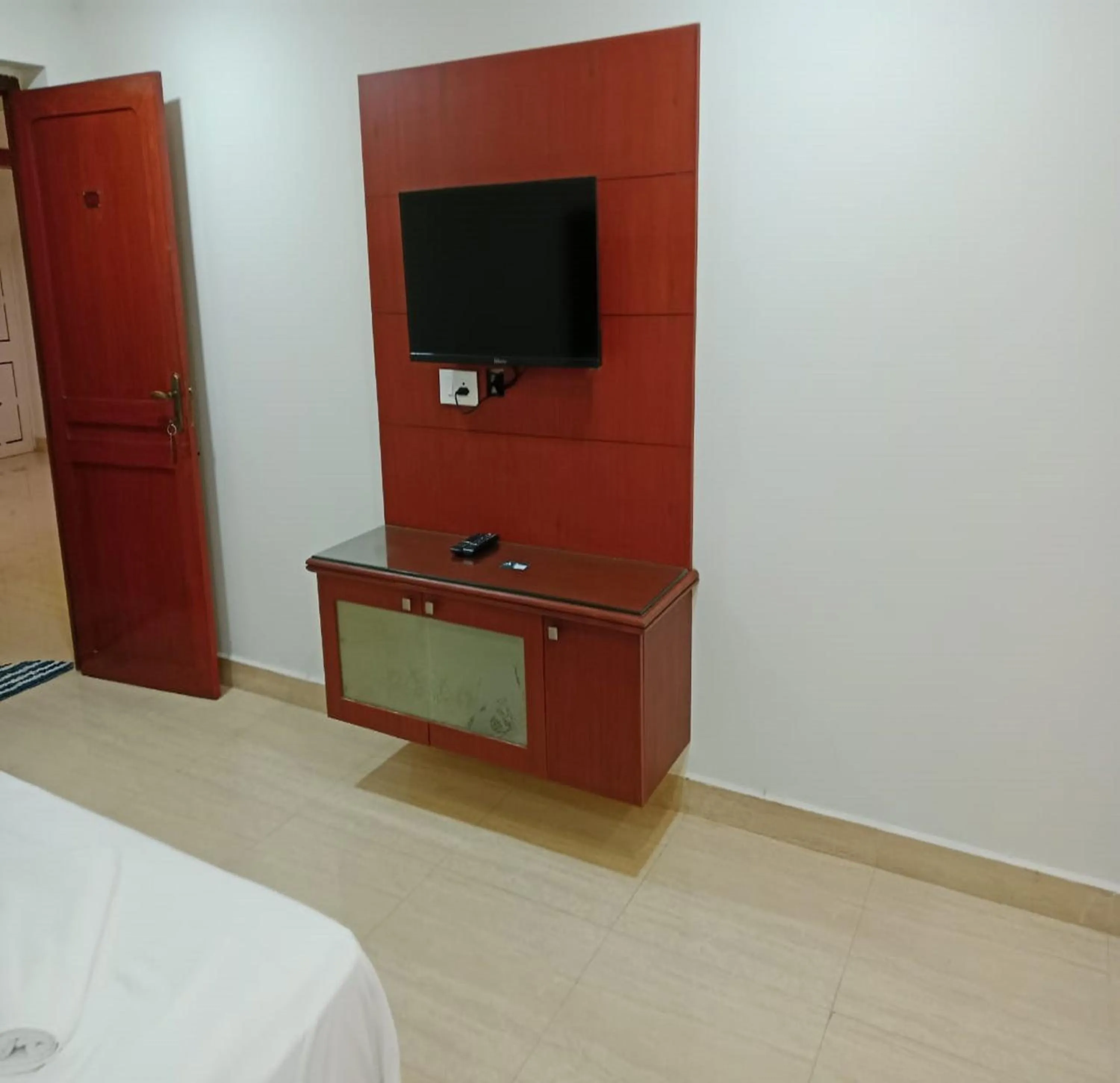 TV and multimedia in Azhagappa Residency