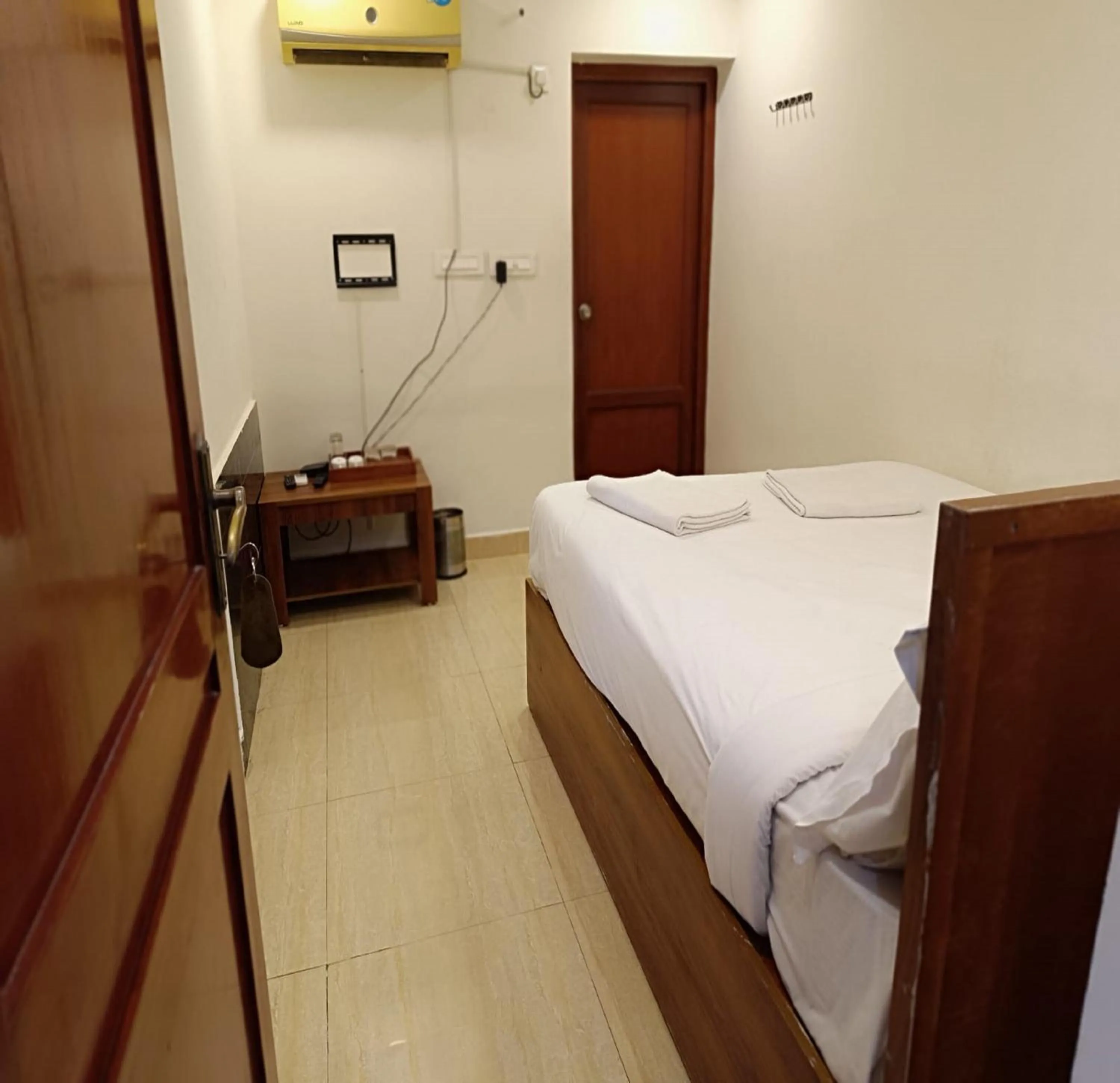 Bed in Azhagappa Residency