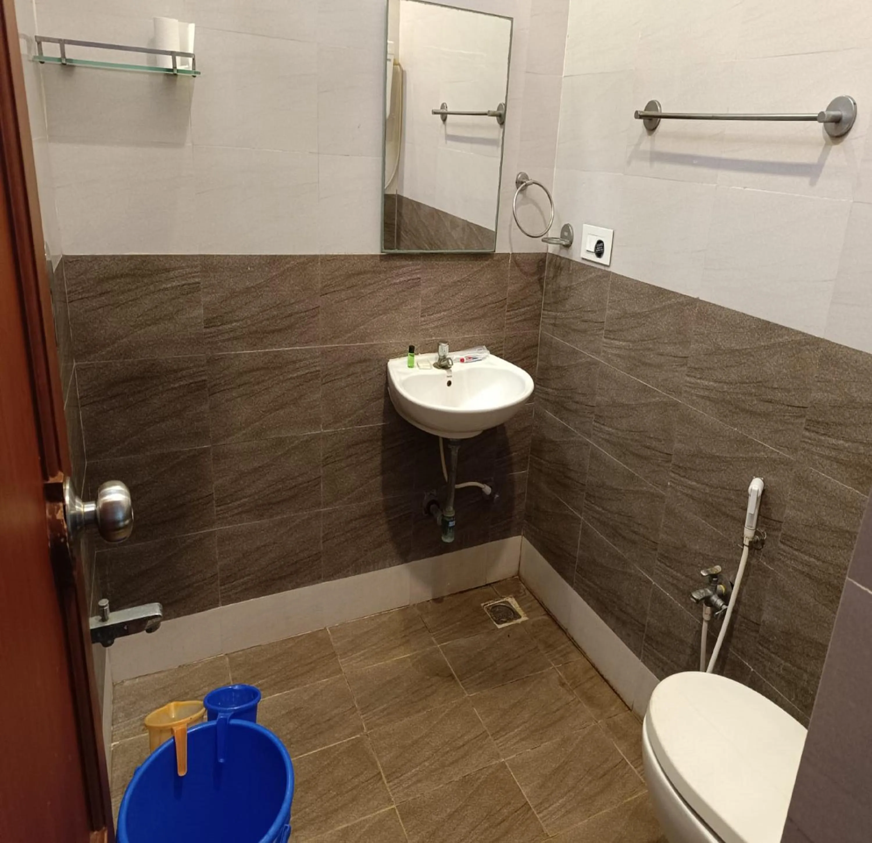 Shower in Azhagappa Residency