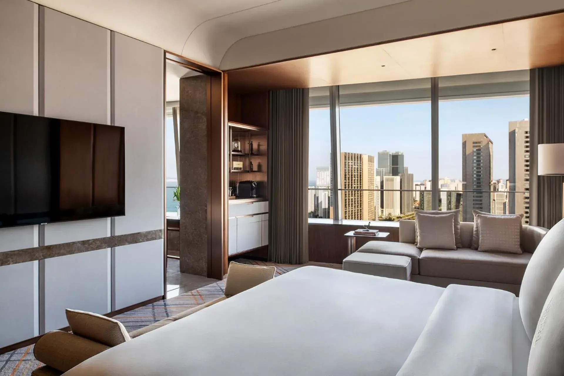 Bedroom, Bed in Four Seasons Hotel Dalian Bedroom, Bed in Four Seasons Hotel Dalian