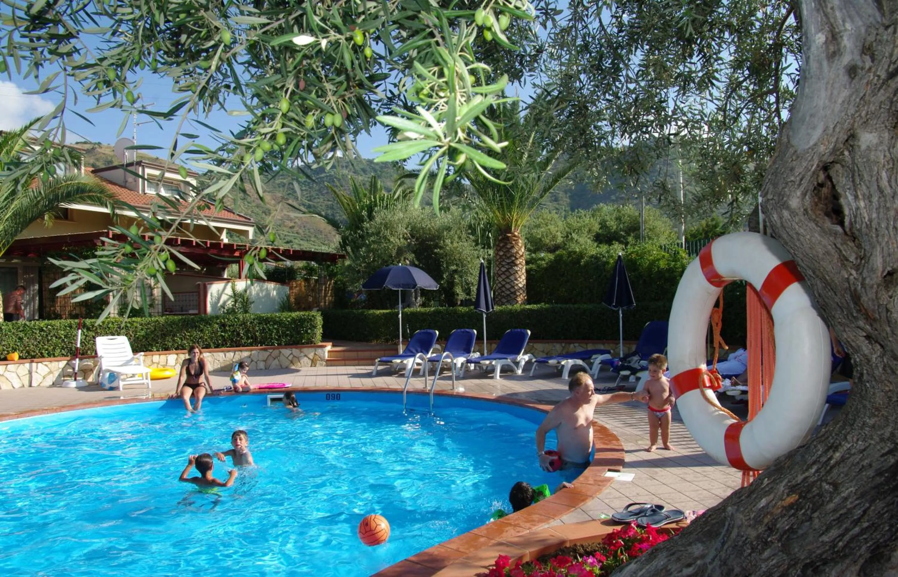 Swimming pool in Residence Fontana Barone