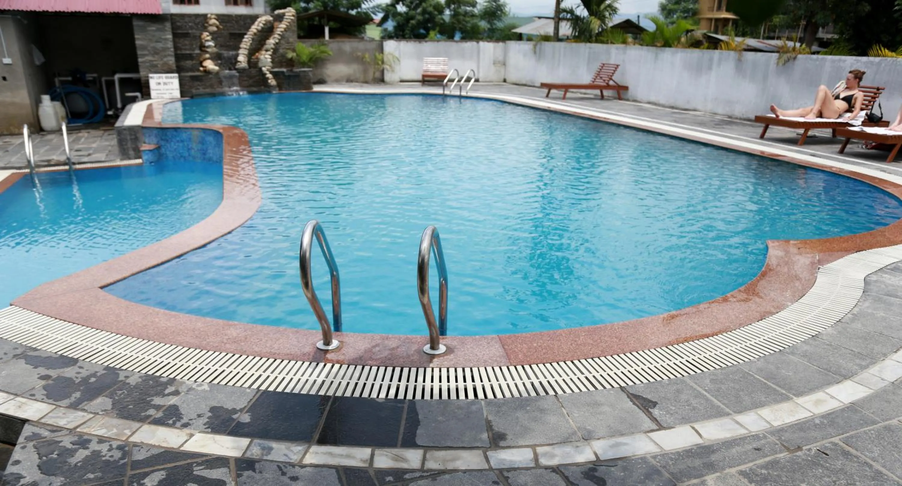 Swimming pool in Hotel Parkland