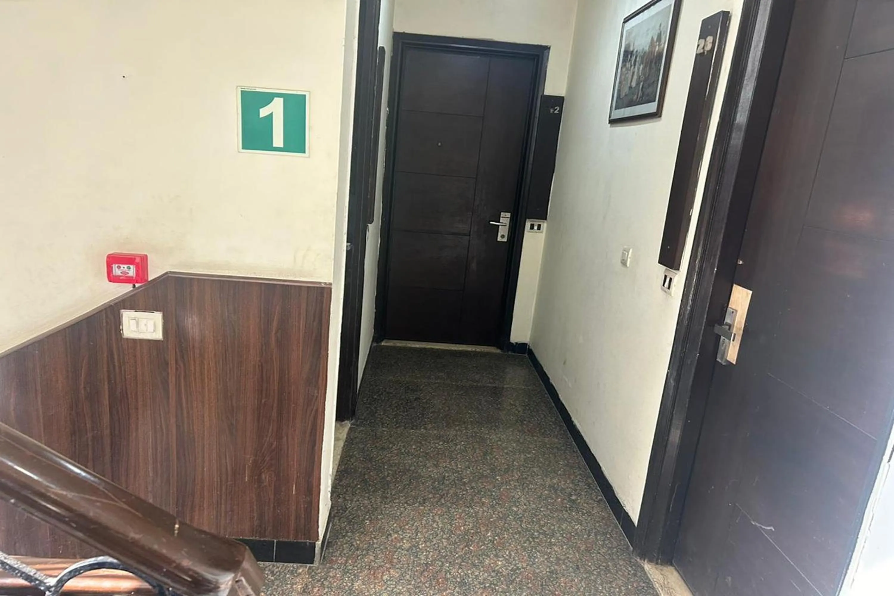 Area and facilities in The Metropolis Guest House Near RK Ashram Metro Station