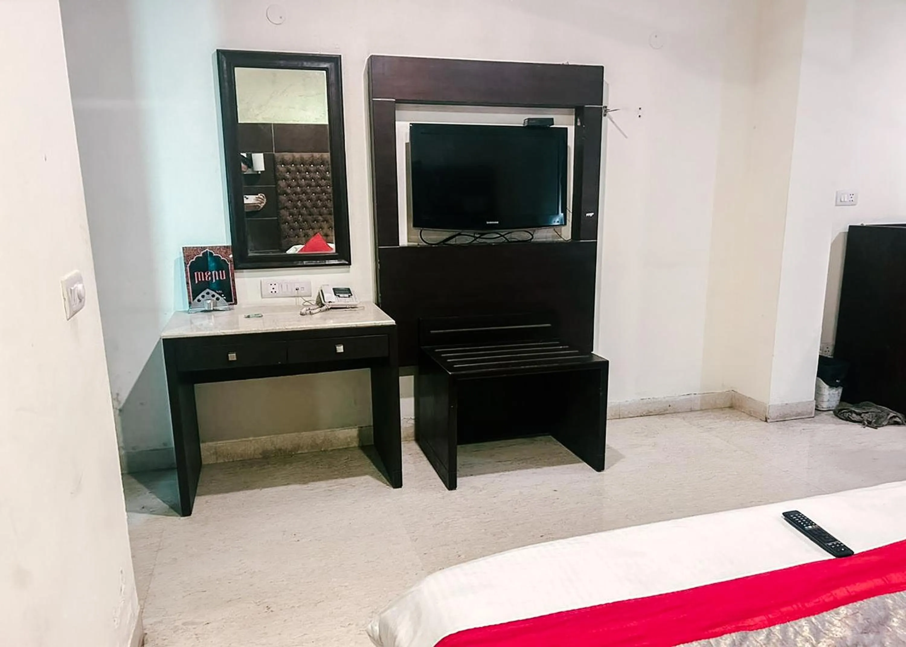 Bed in The Metropolis Guest House Near RK Ashram Metro Station