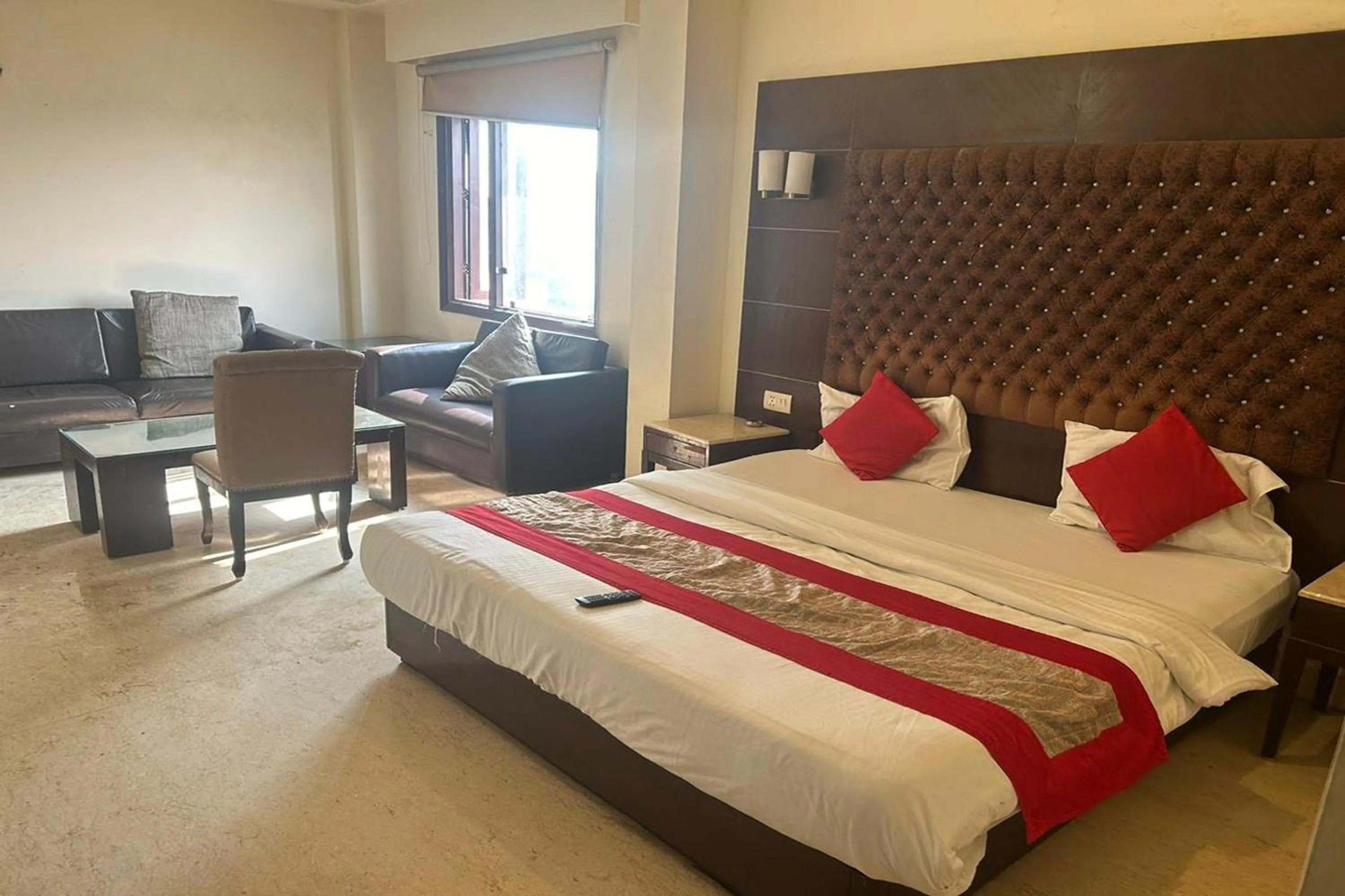 Bed in The Metropolis Guest House Near RK Ashram Metro Station