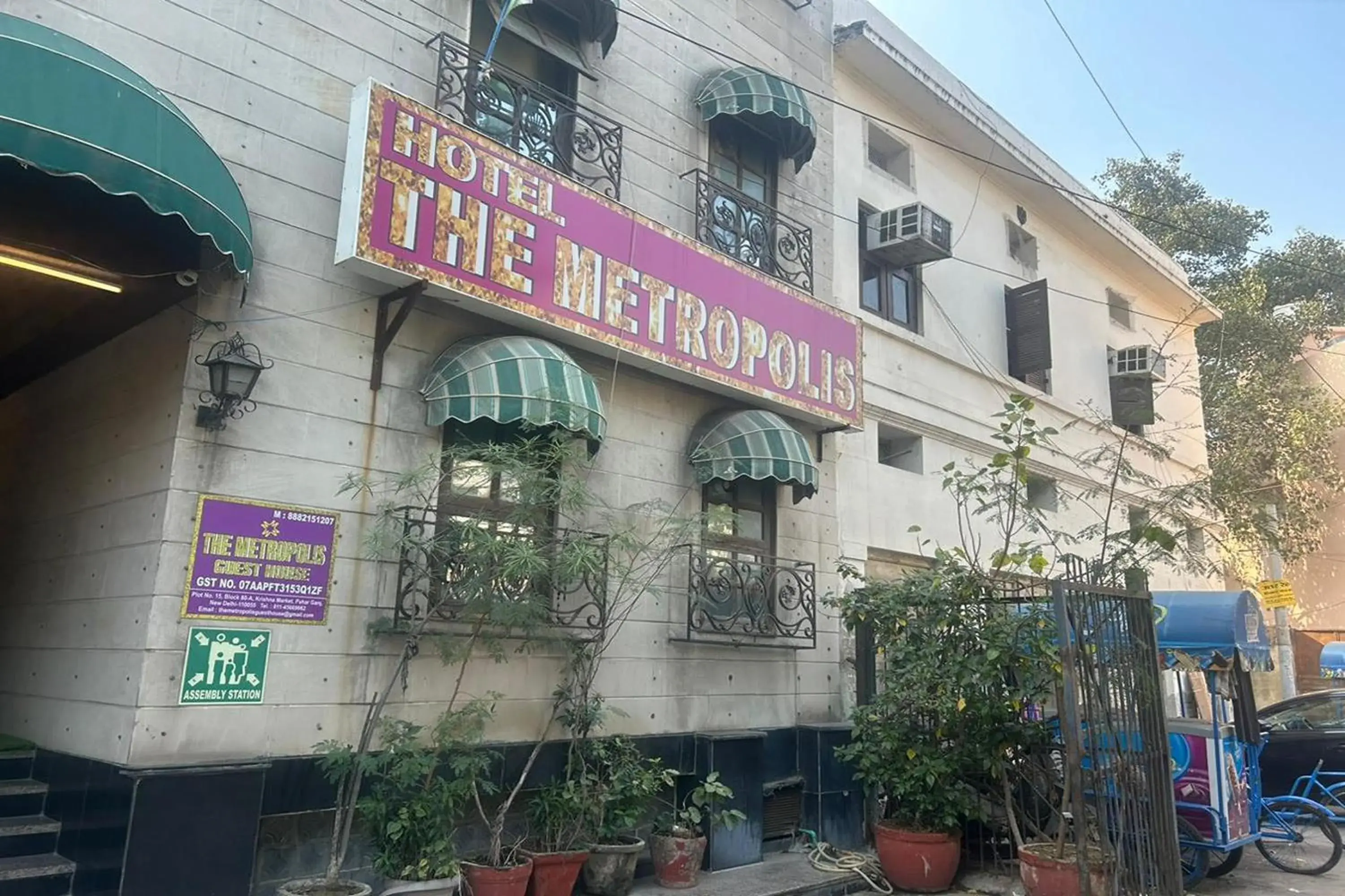 Property building in The Metropolis Guest House Near RK Ashram Metro Station Property building in The Metropolis Guest House Near RK Ashram Metro Station