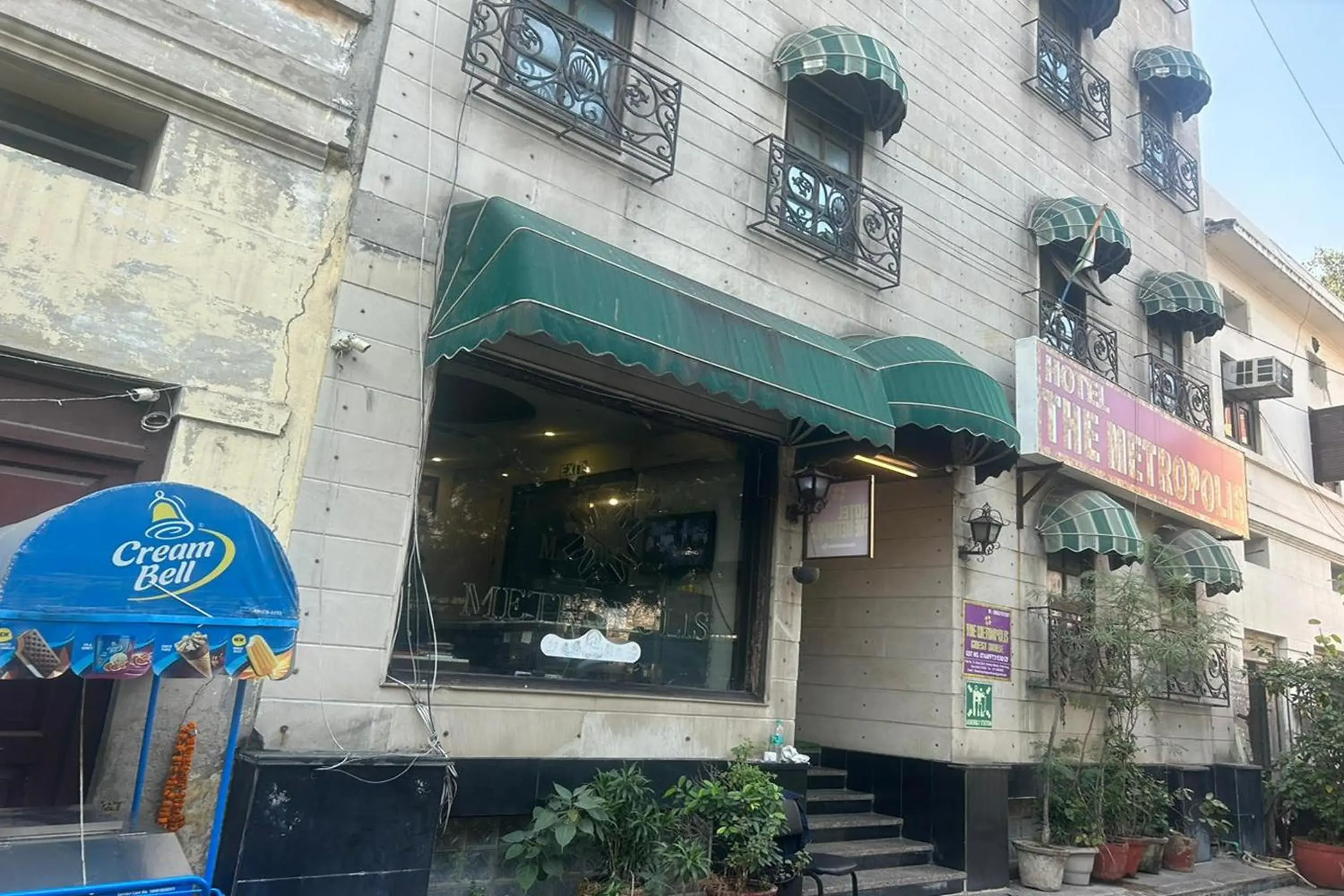 Property building in The Metropolis Guest House Near RK Ashram Metro Station Property building in The Metropolis Guest House Near RK Ashram Metro Station