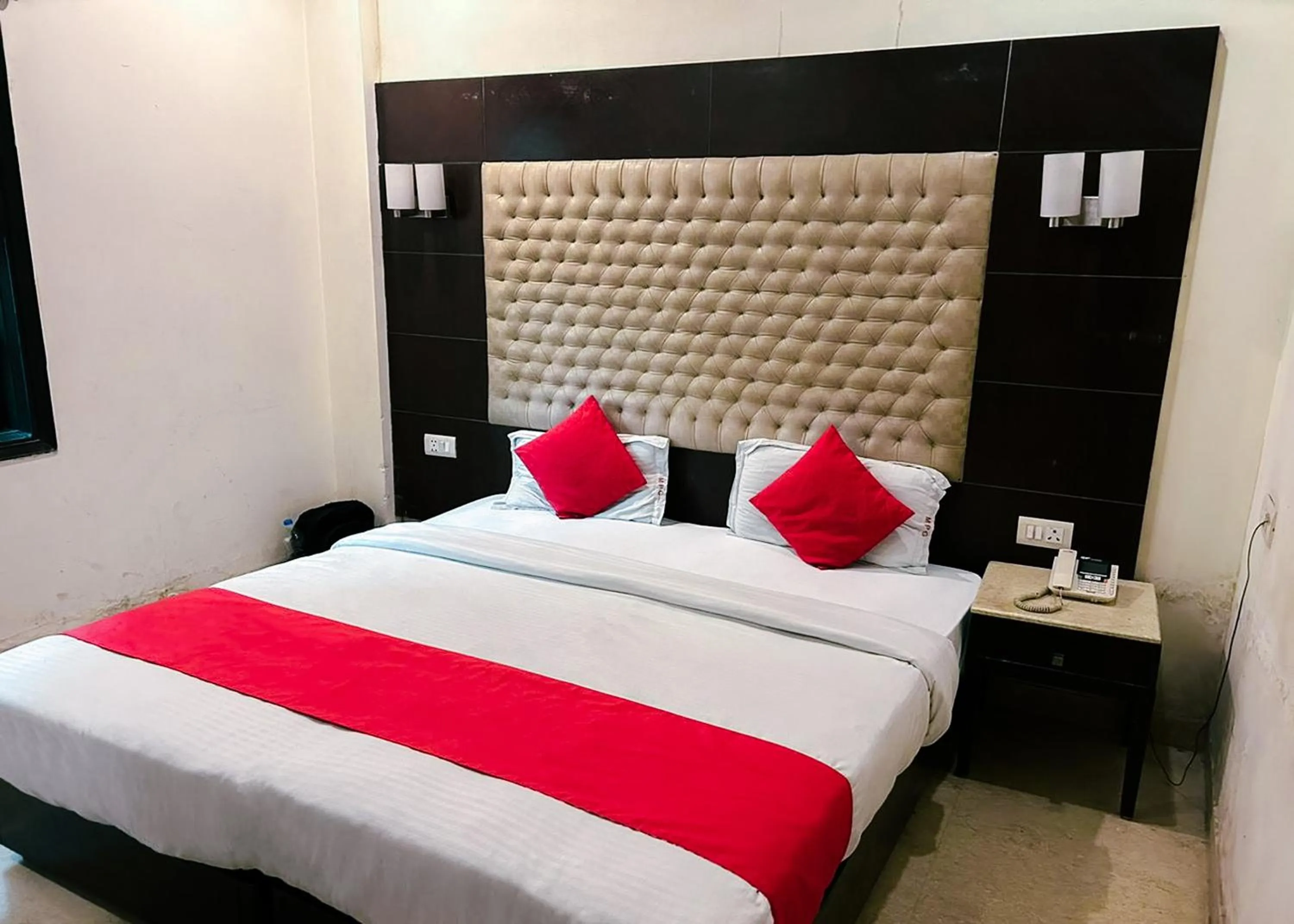 Bedroom, Bed in The Metropolis Guest House Near RK Ashram Metro Station