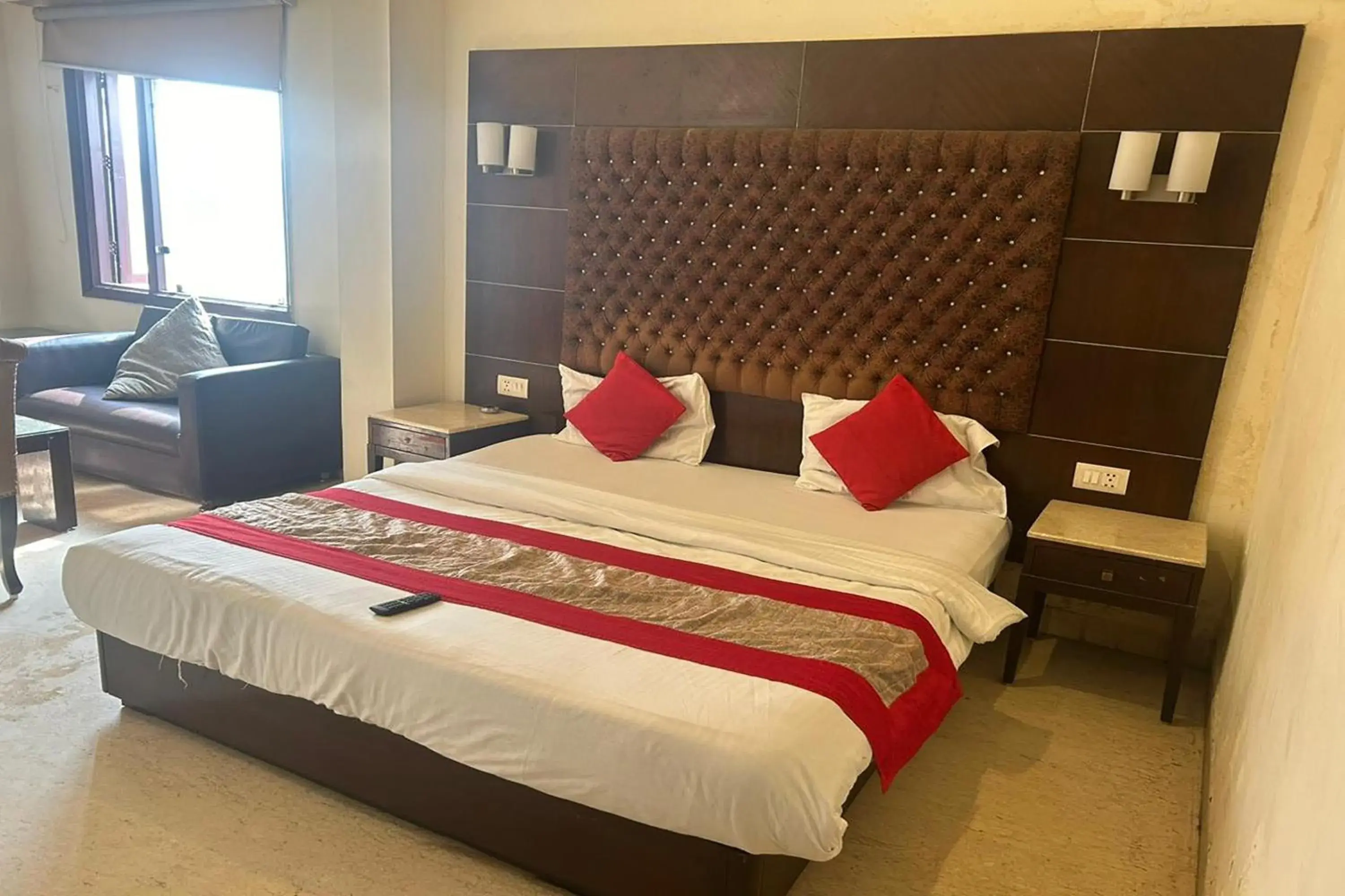Bed in The Metropolis Guest House Near RK Ashram Metro Station Bed in The Metropolis Guest House Near RK Ashram Metro Station