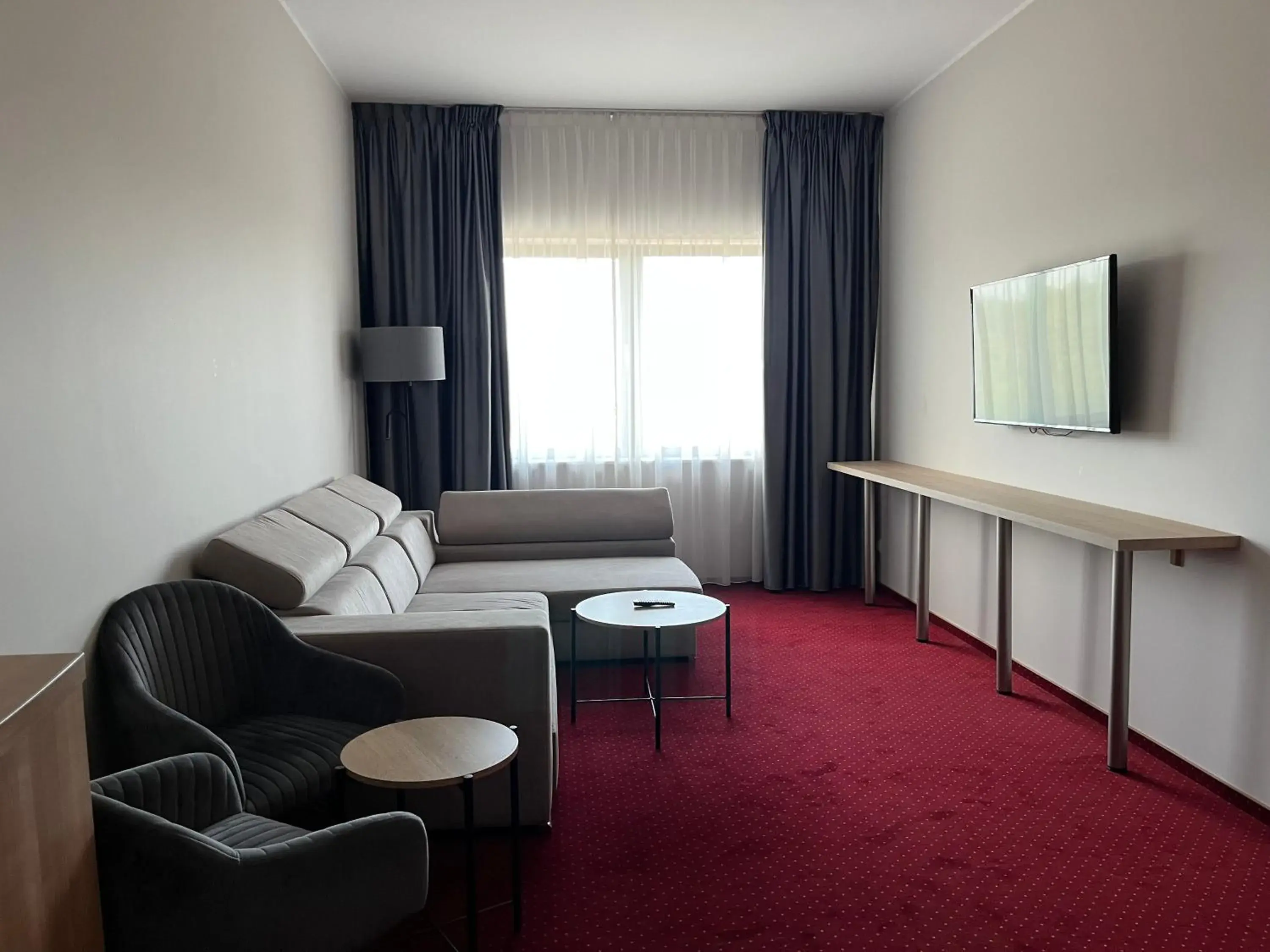 Deluxe Double Room - Disability Access in Hotel Meeting Deluxe Double Room - Disability Access in Hotel Meeting