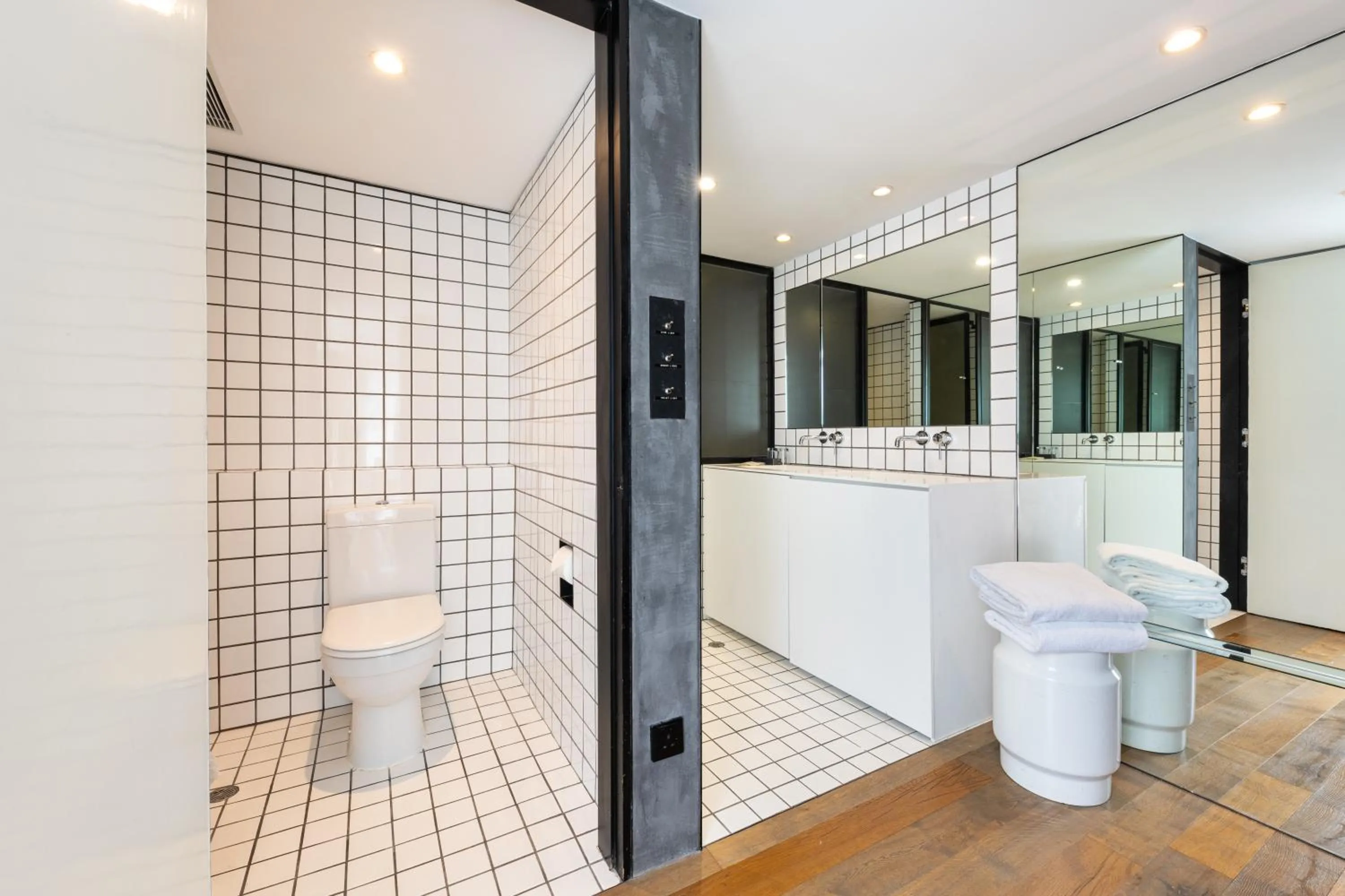 Bathroom in Residence G Hong Kong - by Hotel G
