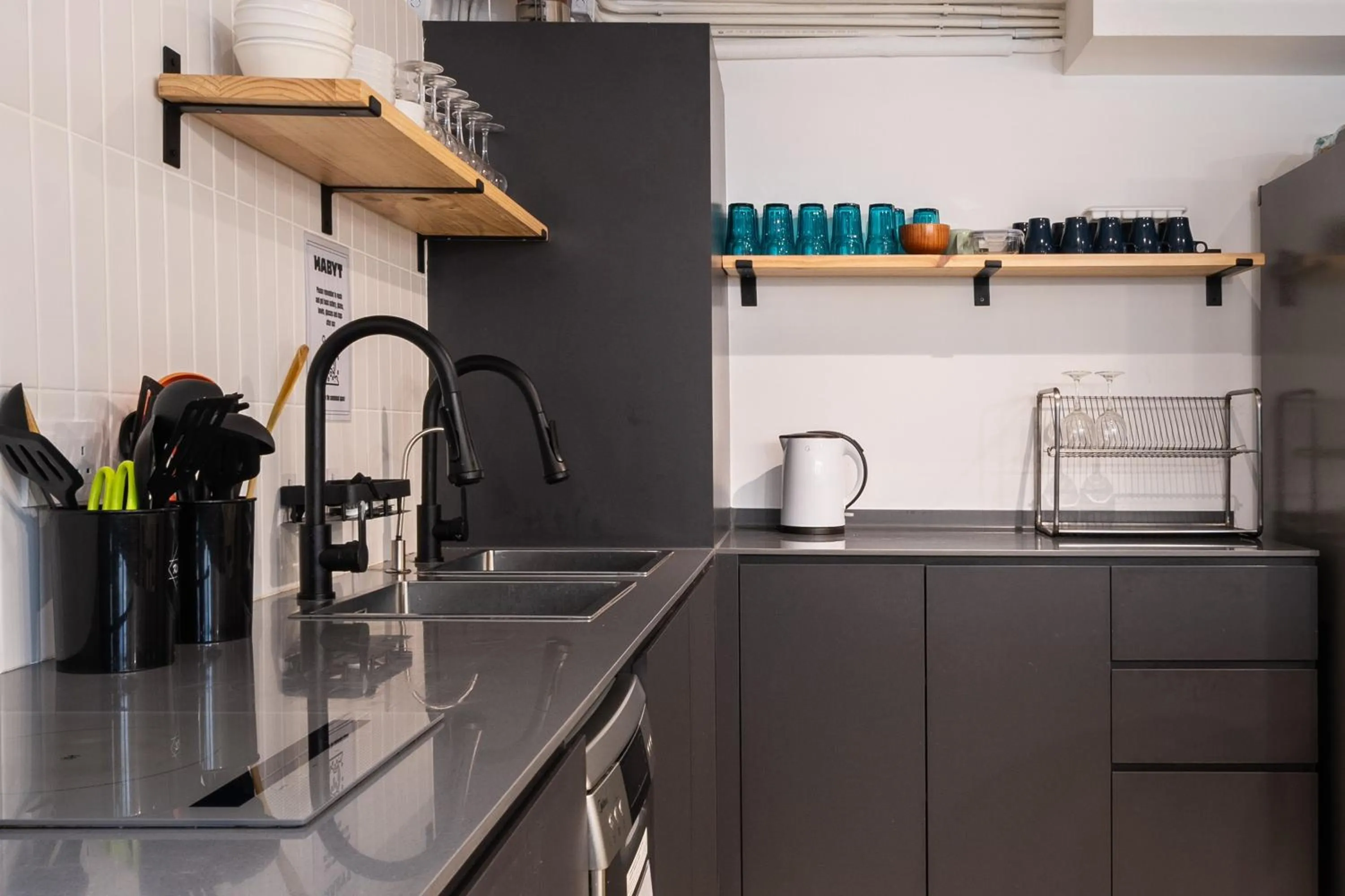 Communal kitchen, Kitchen/Kitchenette in Residence G Hong Kong - by Hotel G