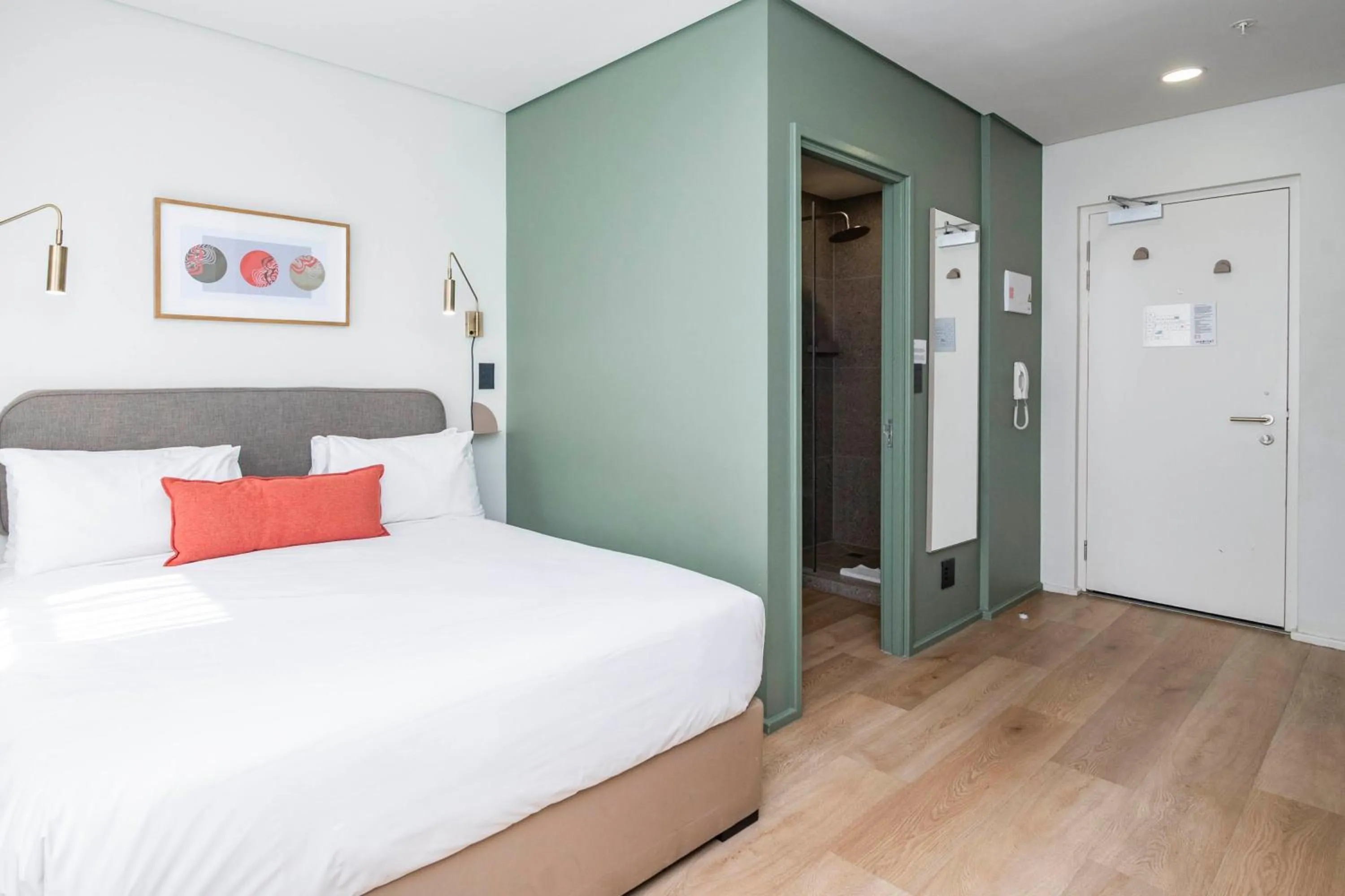 Photo of the whole room, Bed in Habitat Aparthotel by Totalstay