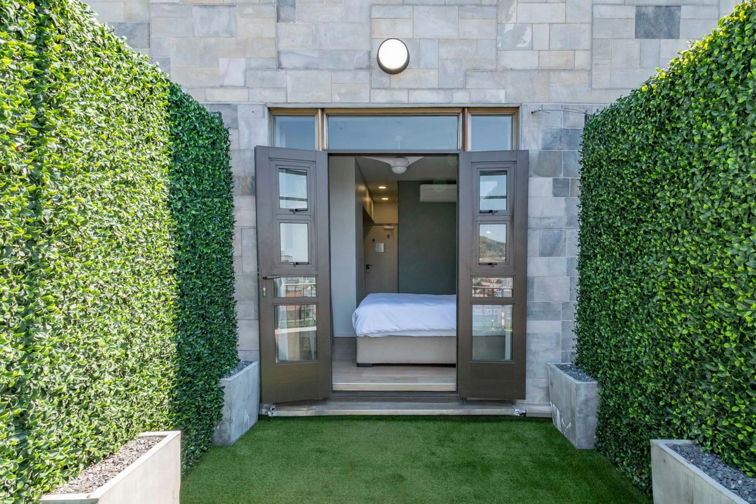 Balcony/Terrace in Habitat Aparthotel by Totalstay