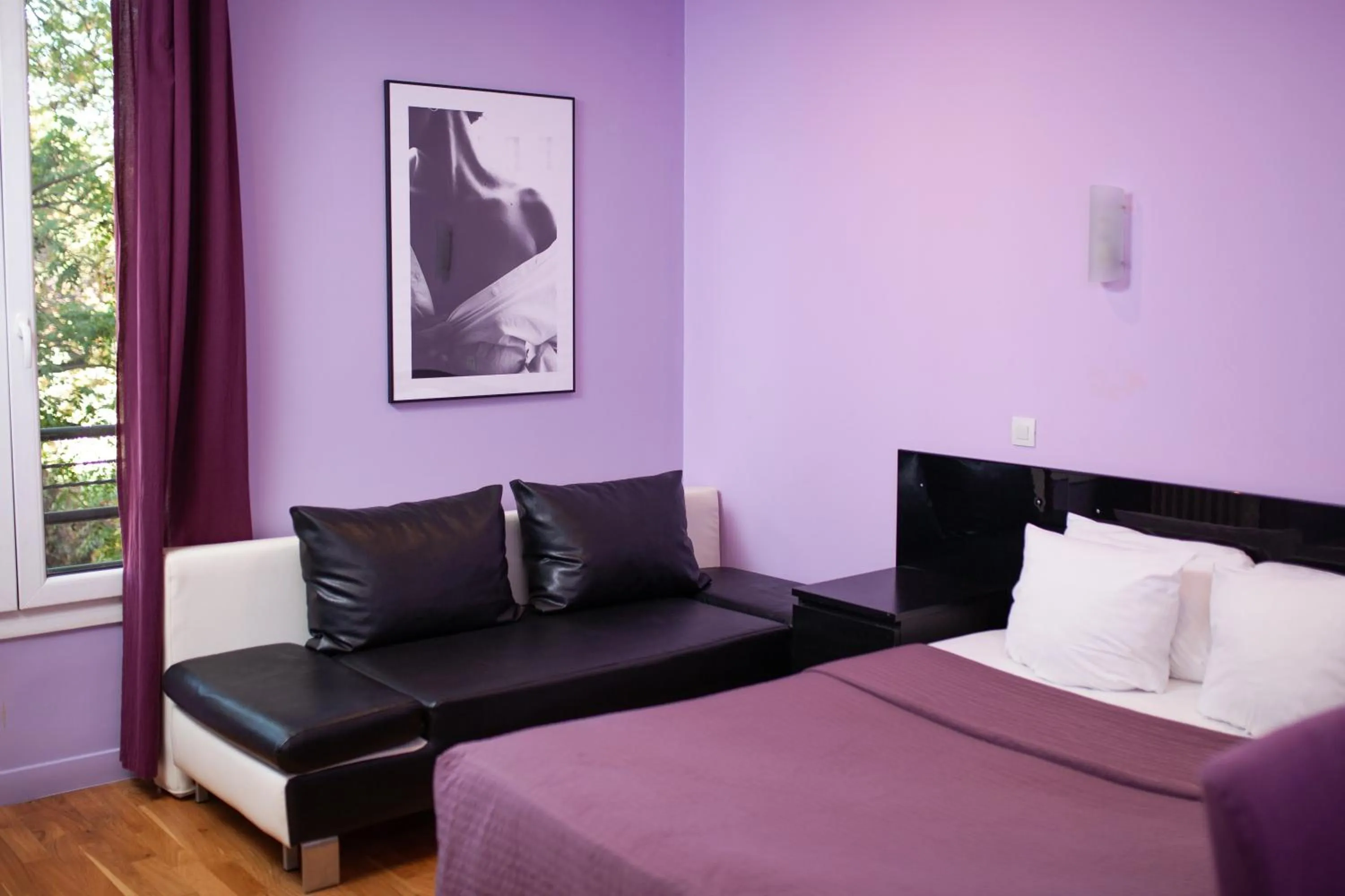 Photo of the whole room, Bed in Hôtel du Parc