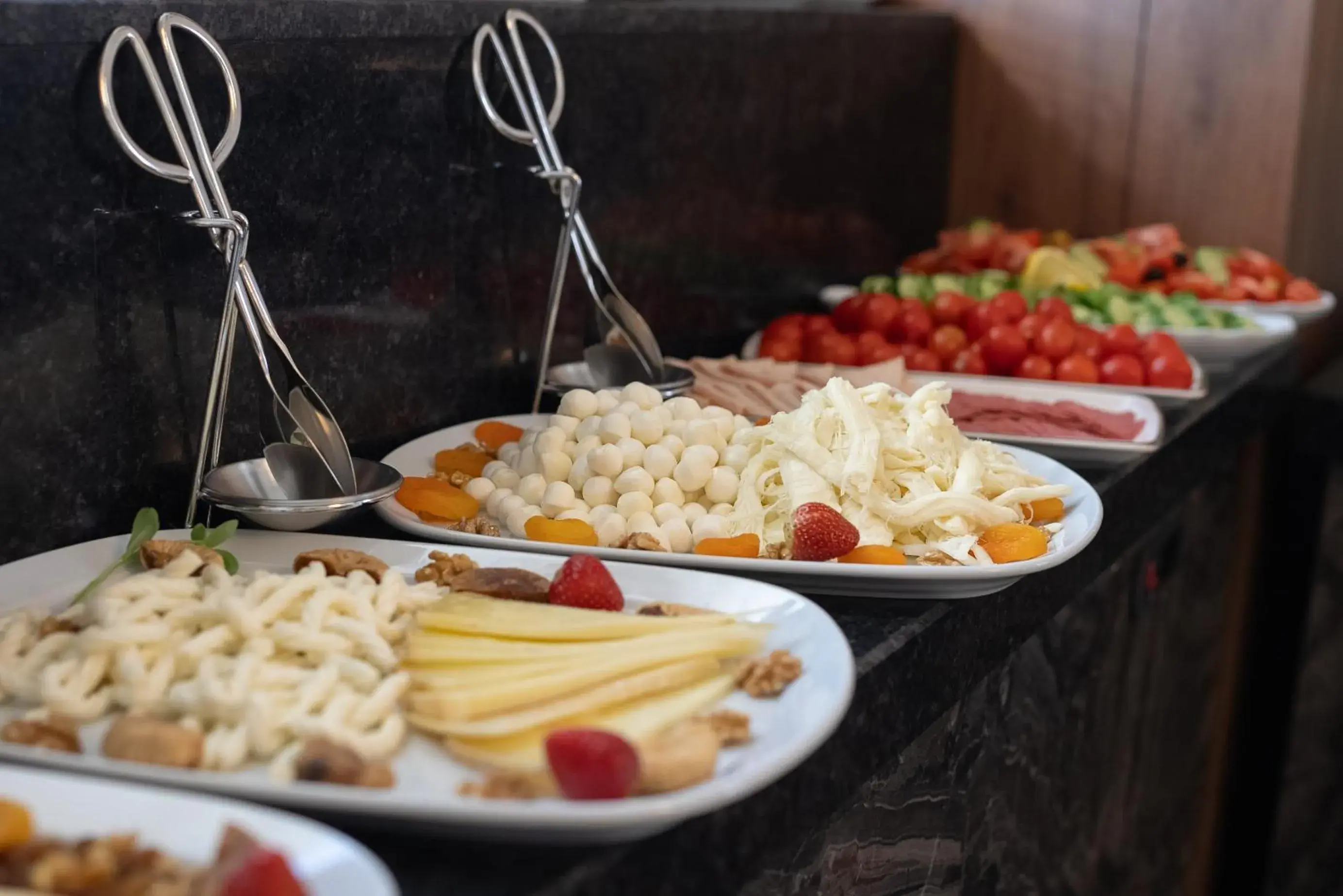 Food and drinks in Golden River Hotel By Continent Food and drinks in Golden River Hotel By Continent