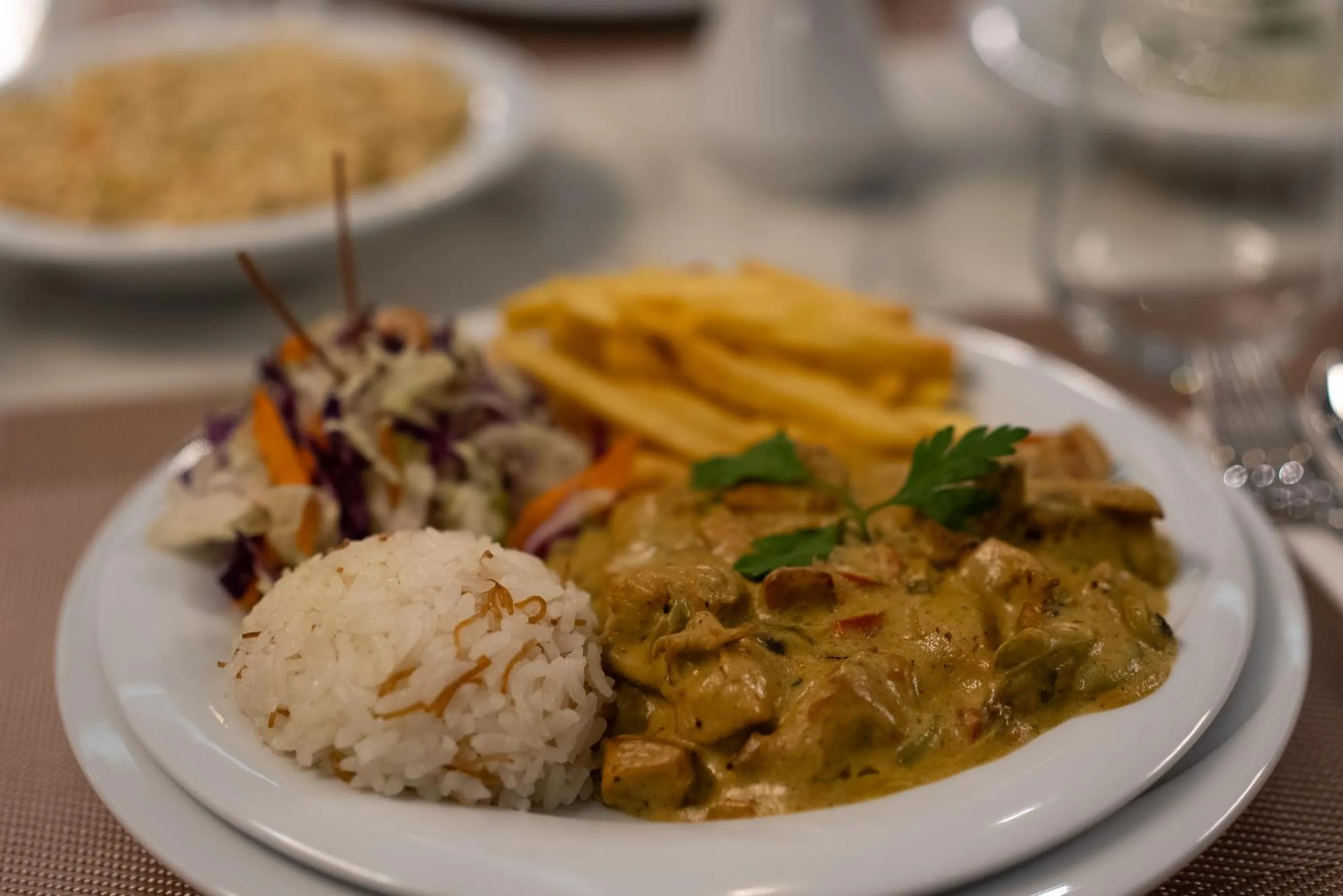 Food and drinks in Golden River Hotel By Continent