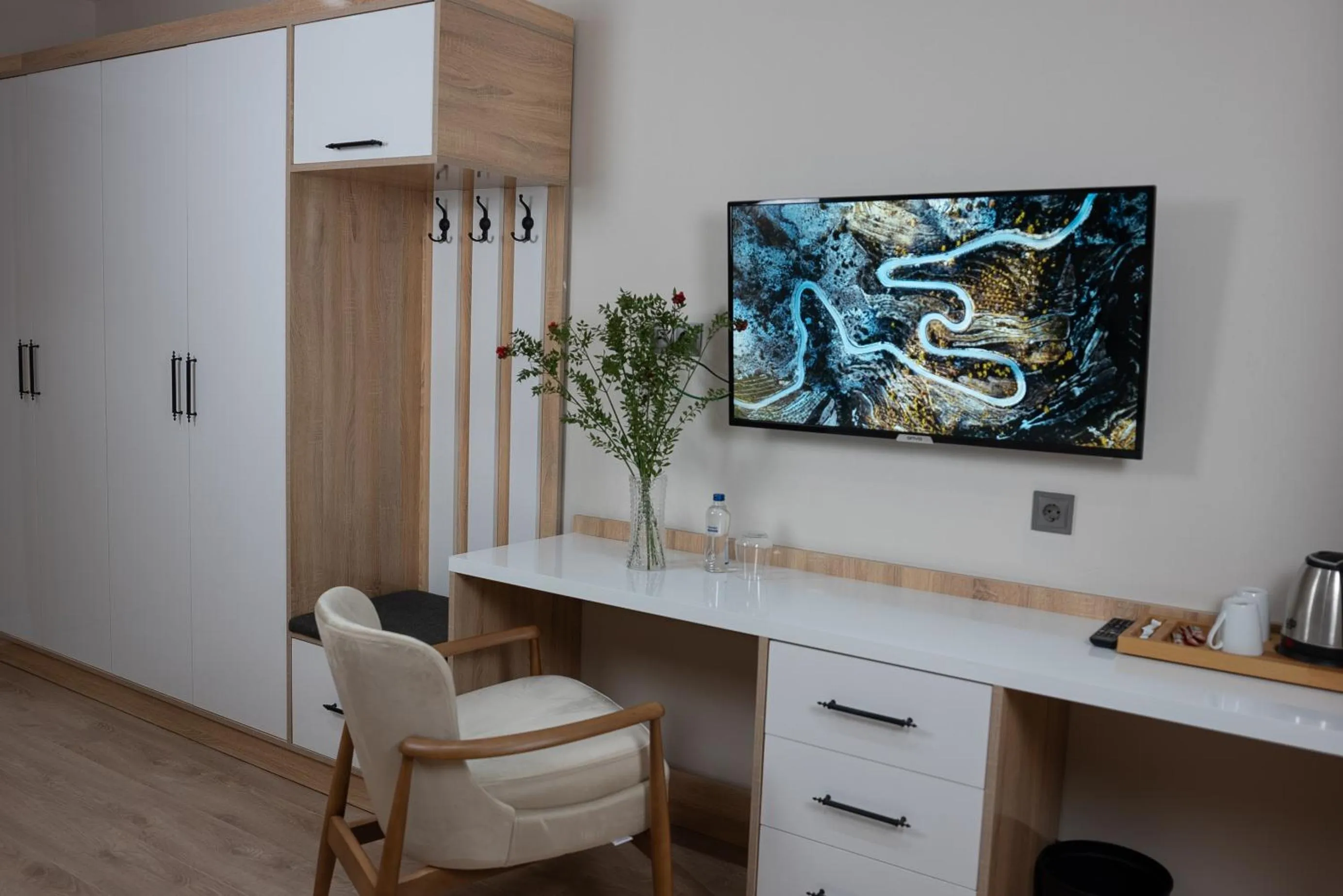 TV and multimedia in Golden River Hotel By Continent