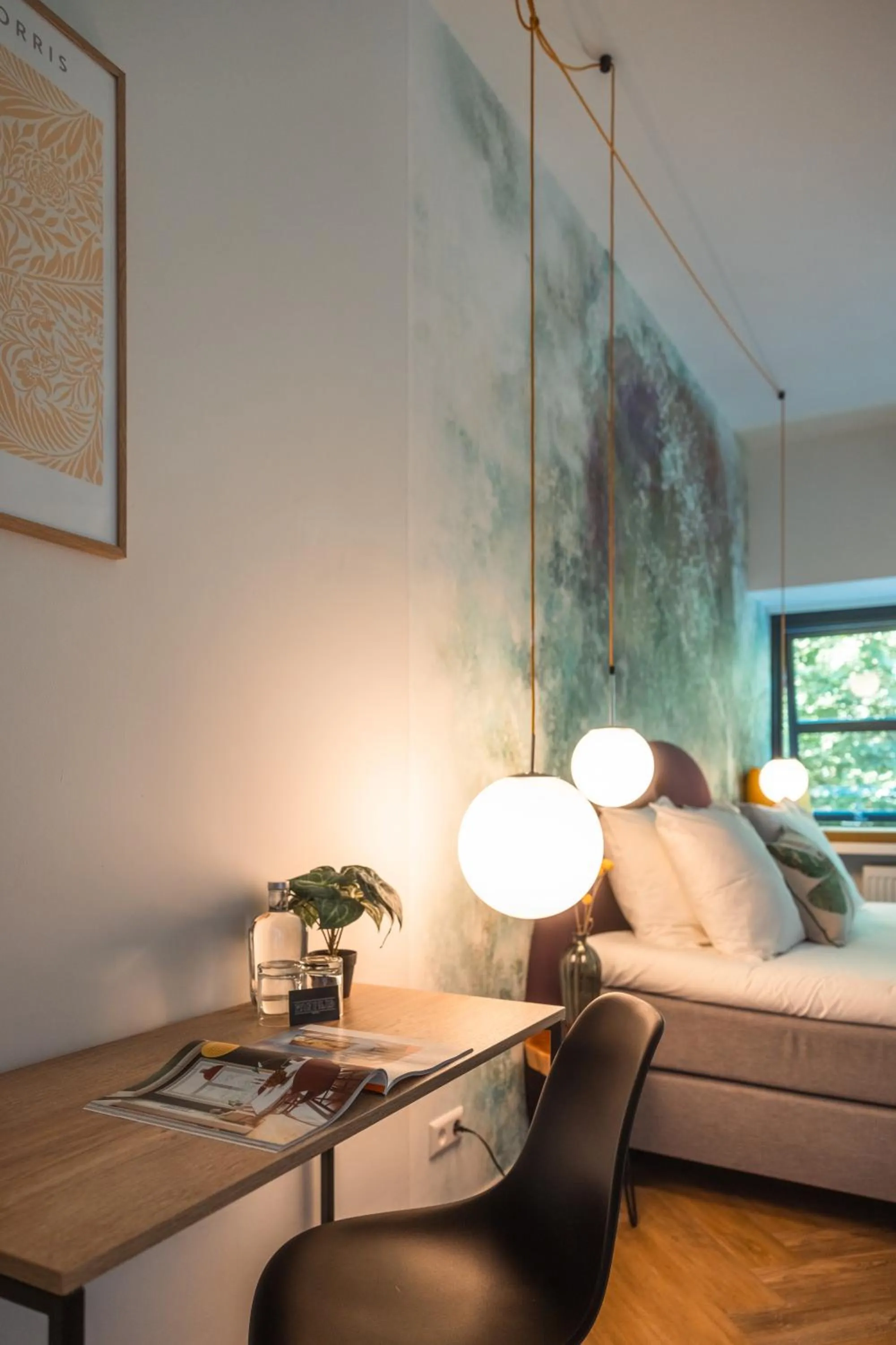 Seating area, Bed in Badhuis Hotel