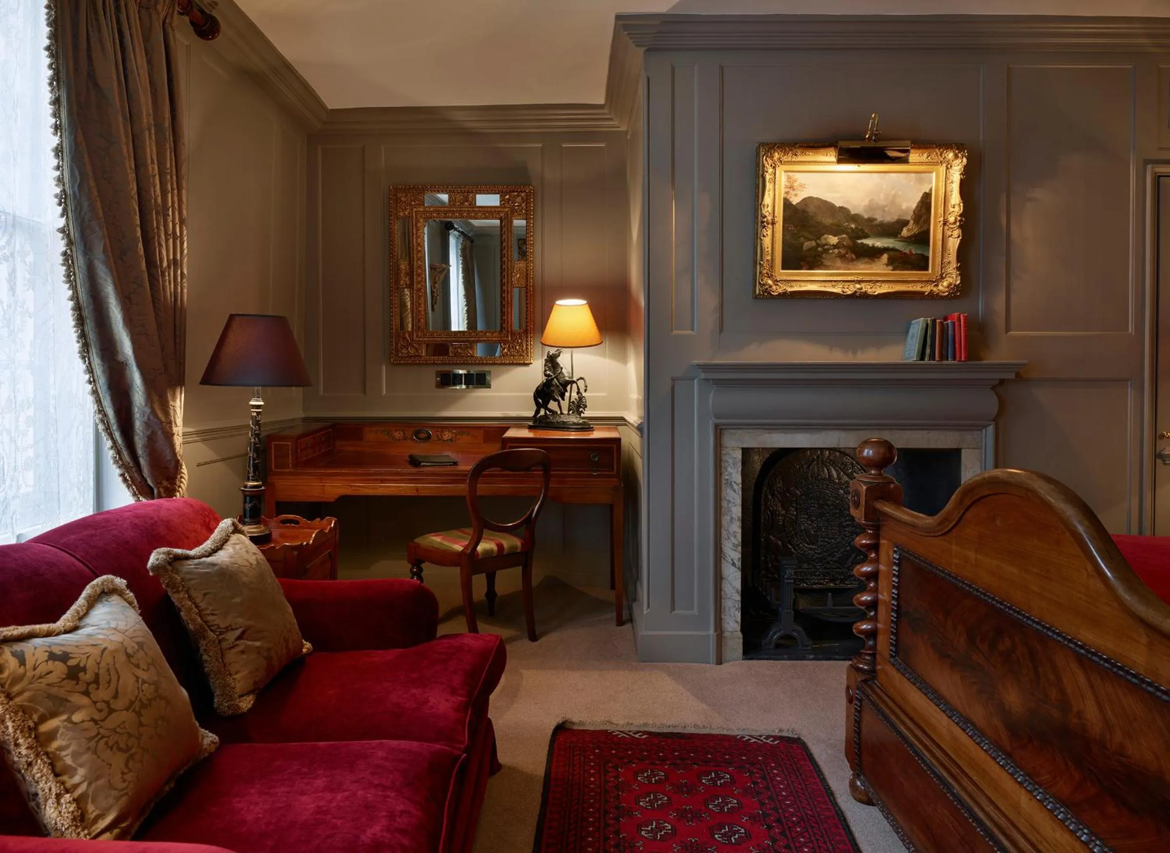 Decorative detail in Hazlitt's