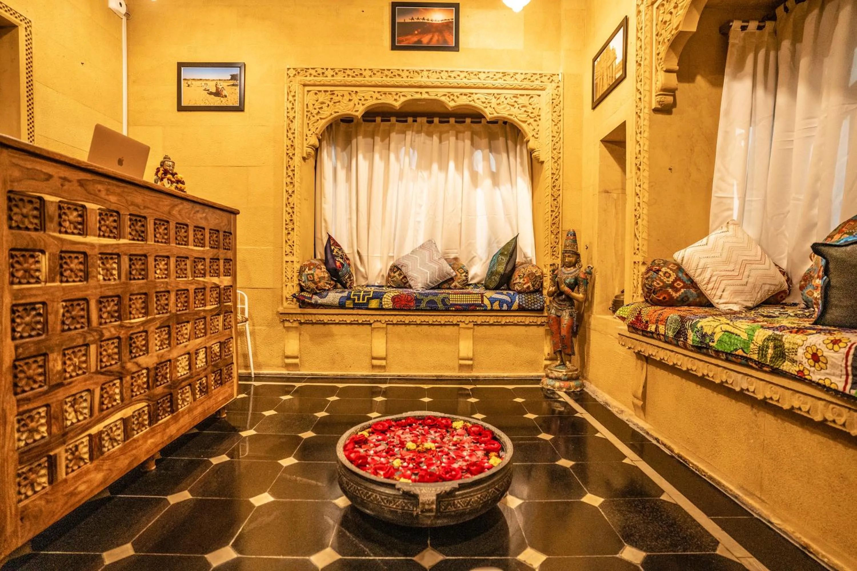 Lobby or reception in Tripli Hotels Prithvi Haveli