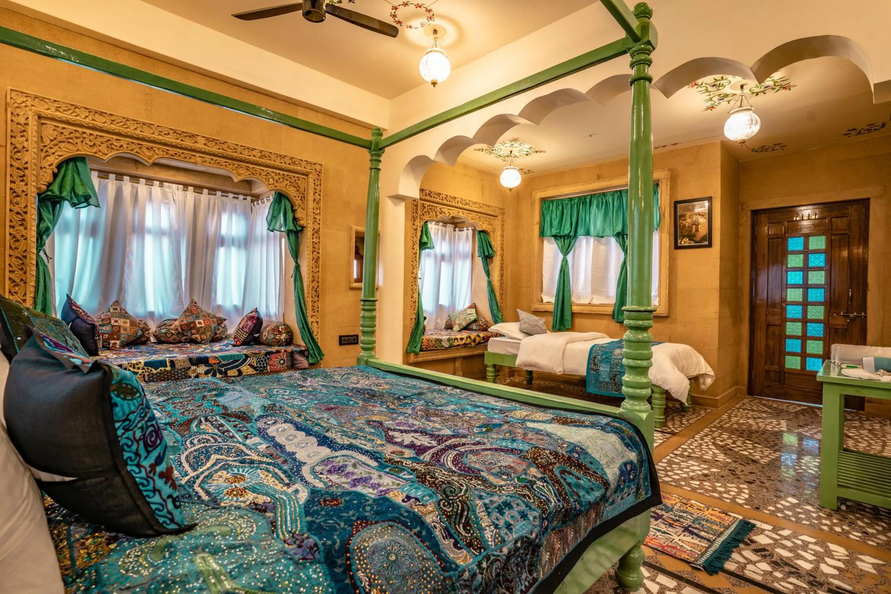 Bed in Tripli Hotels Prithvi Haveli