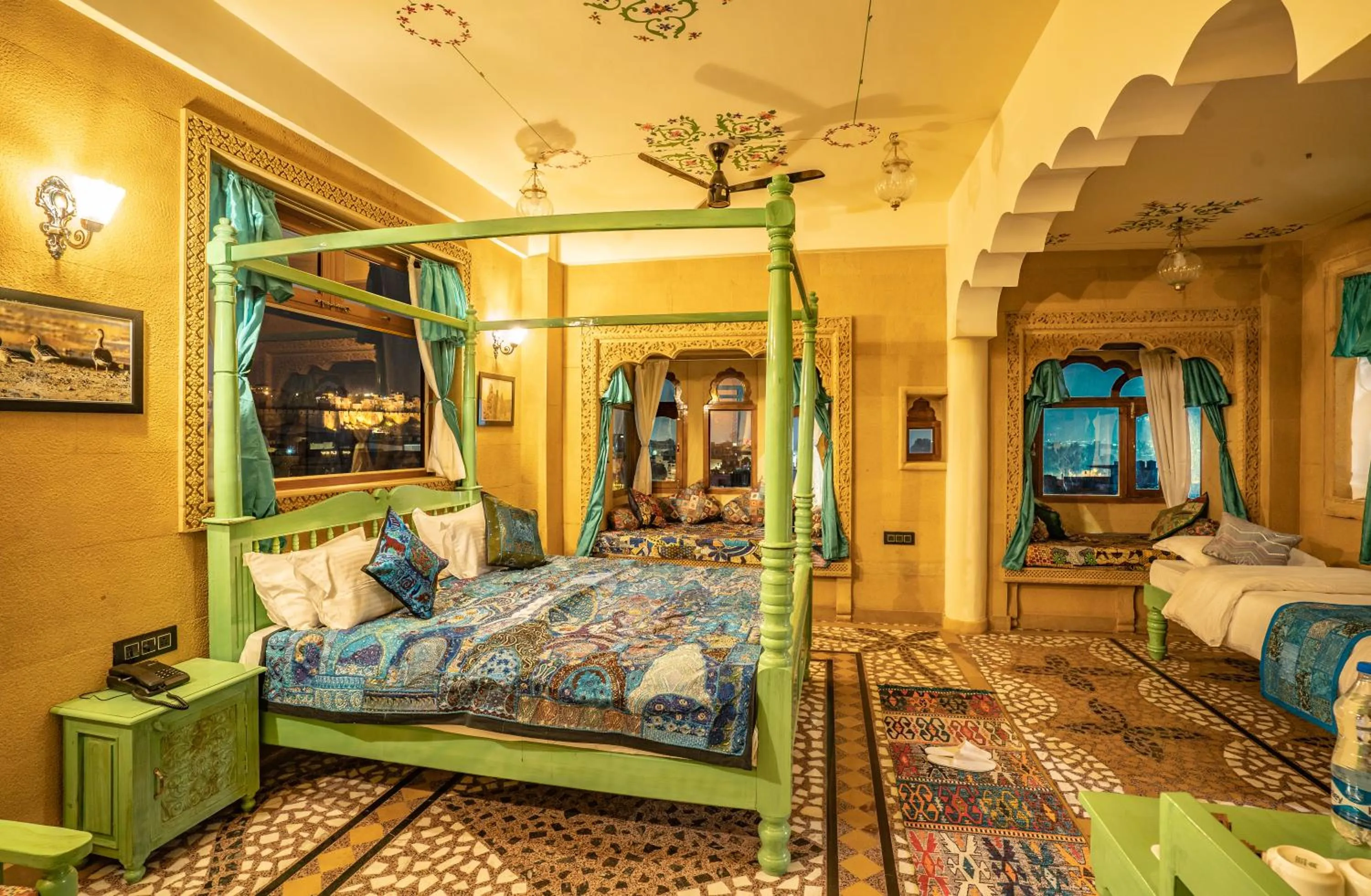 Bed in Tripli Hotels Prithvi Haveli