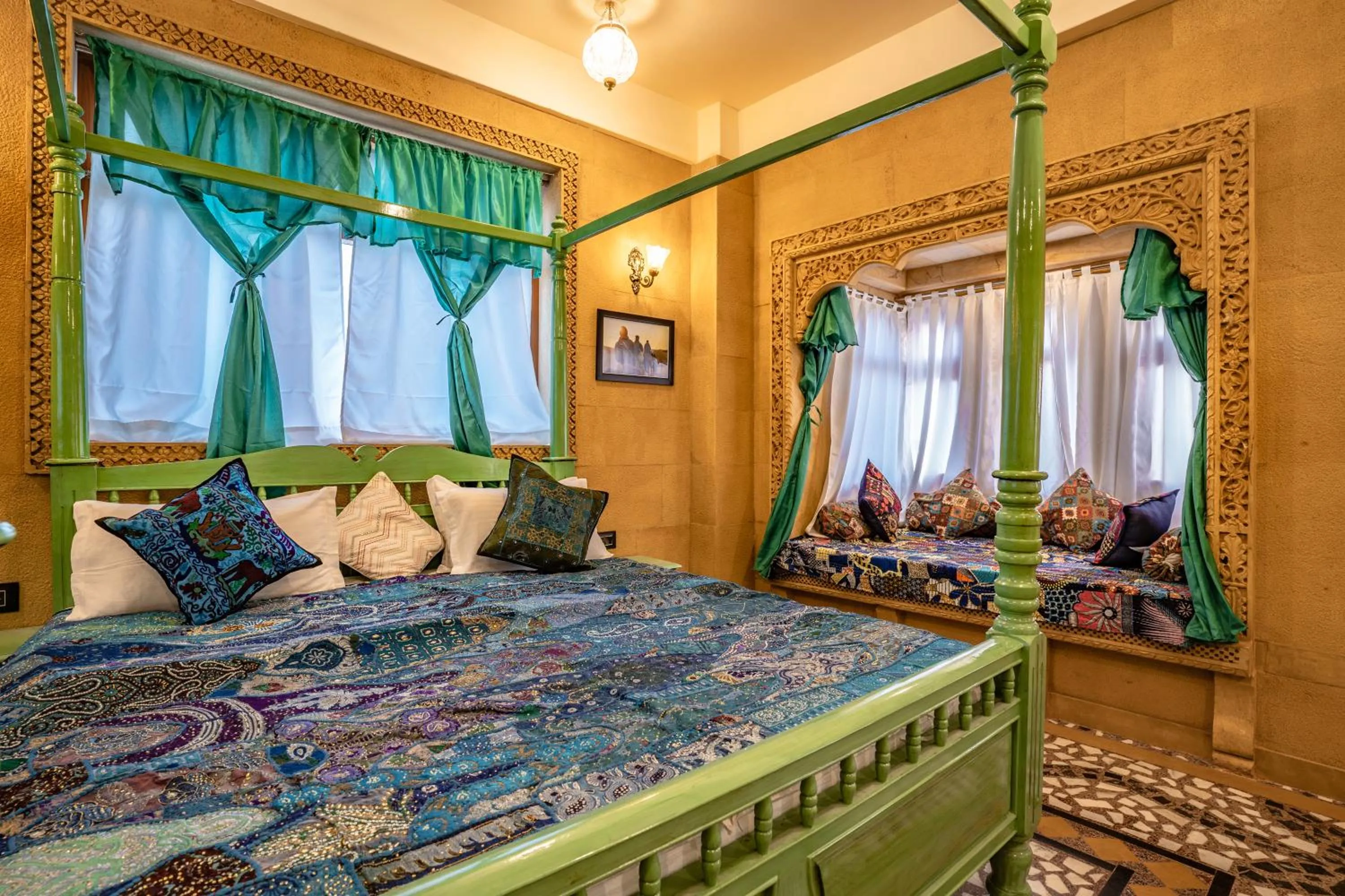 Bed in Tripli Hotels Prithvi Haveli