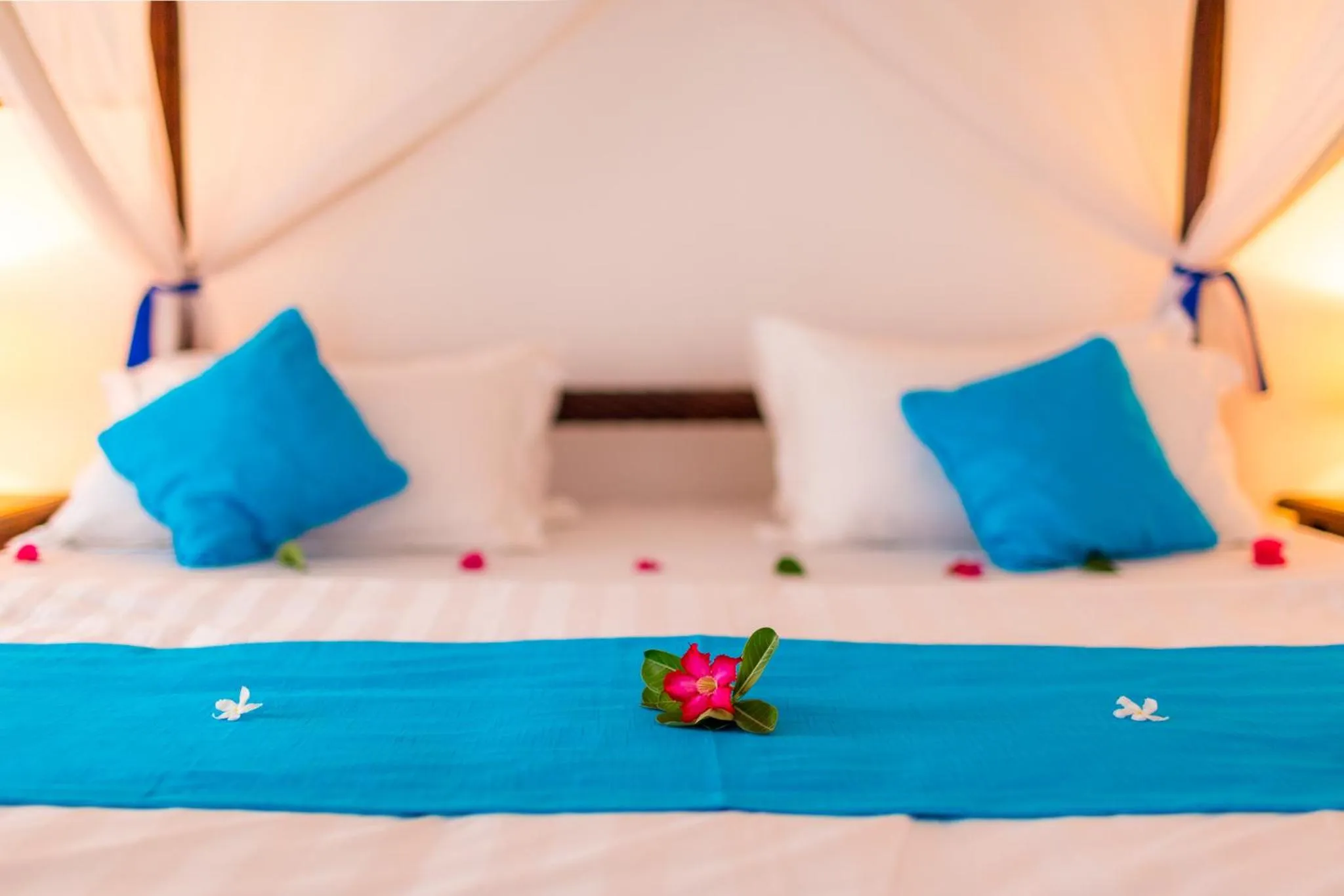 Bed in Diani Sea Lodge - All Inclusive