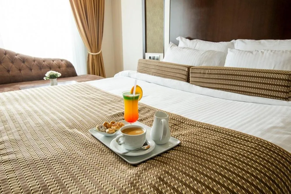 Photo of the whole room, Bed in Lavin Hotel & Spa