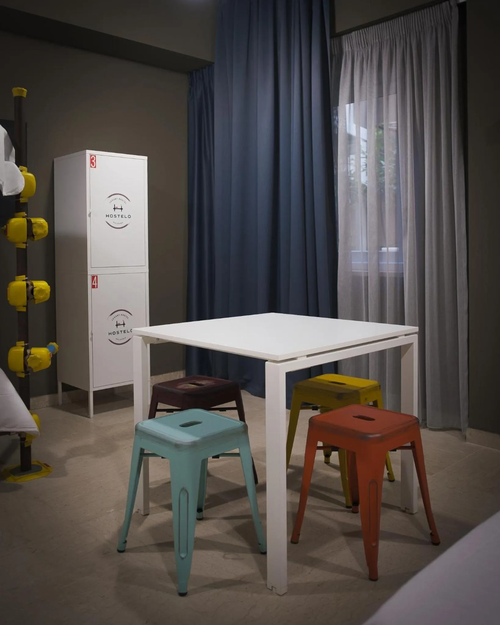 microwave in Hostelò - Luxury Hostel