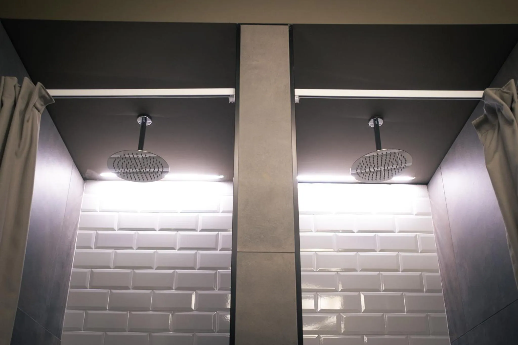 Shower in Hostelò - Luxury Hostel