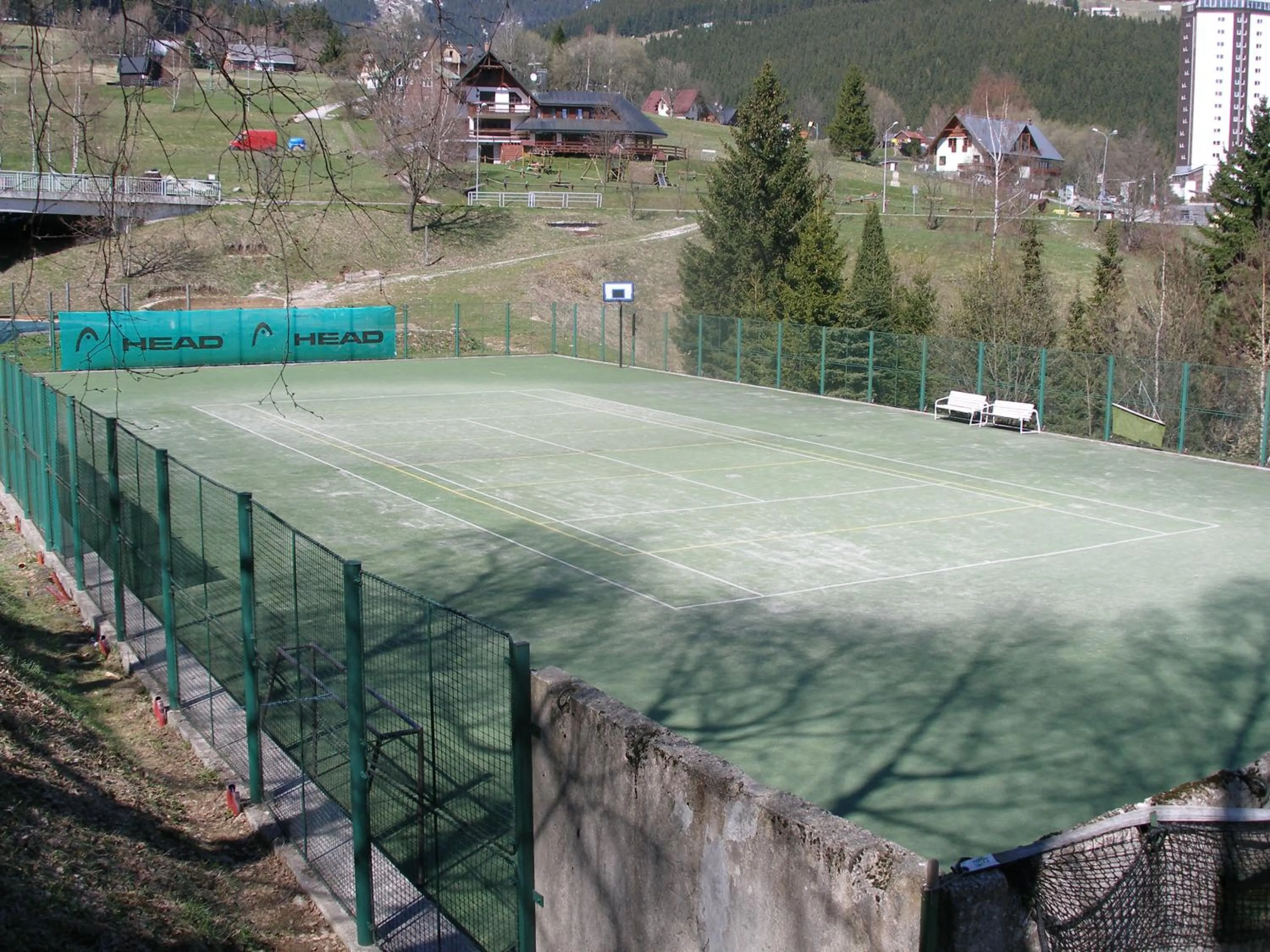 Tennis court in Pecka Penzion
