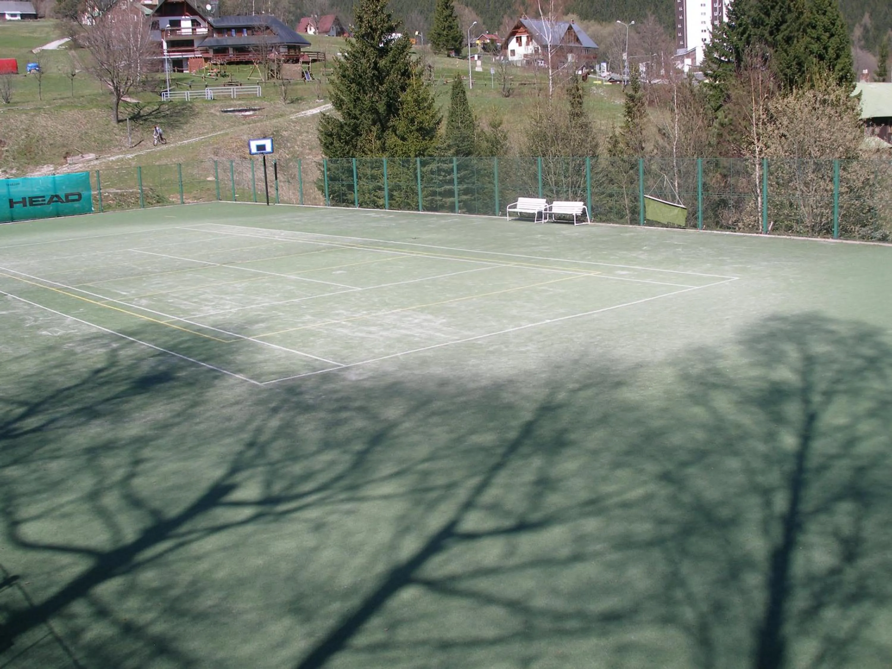 Tennis court in Pecka Penzion
