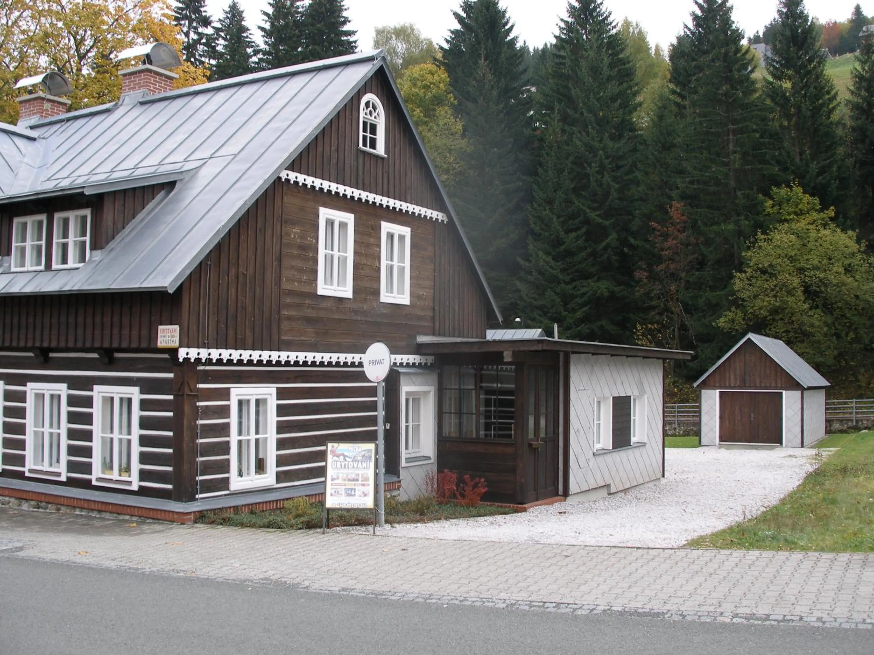 Property building in Pecka Penzion