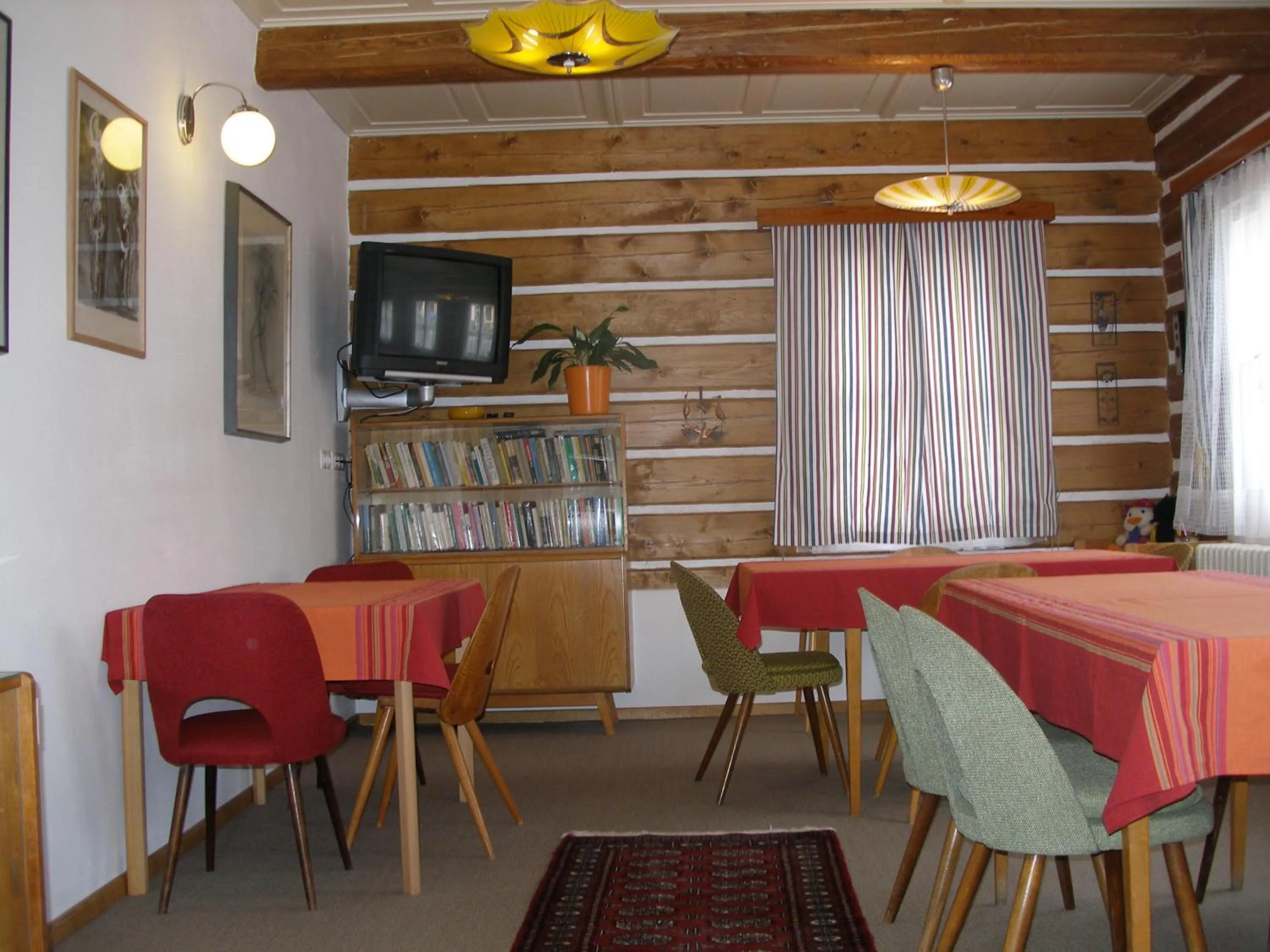Communal lounge/ TV room in Pecka Penzion
