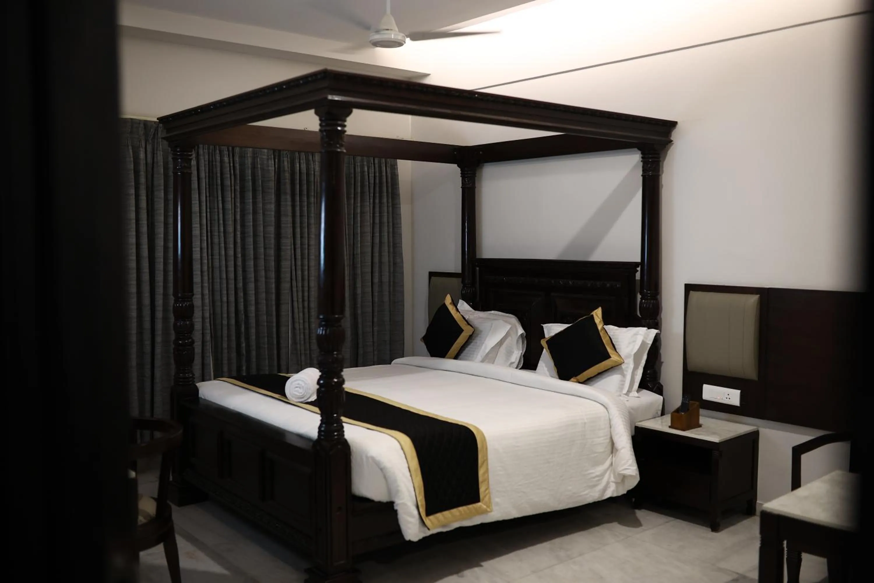 Bedroom, Bed in Hotel Saratharajans