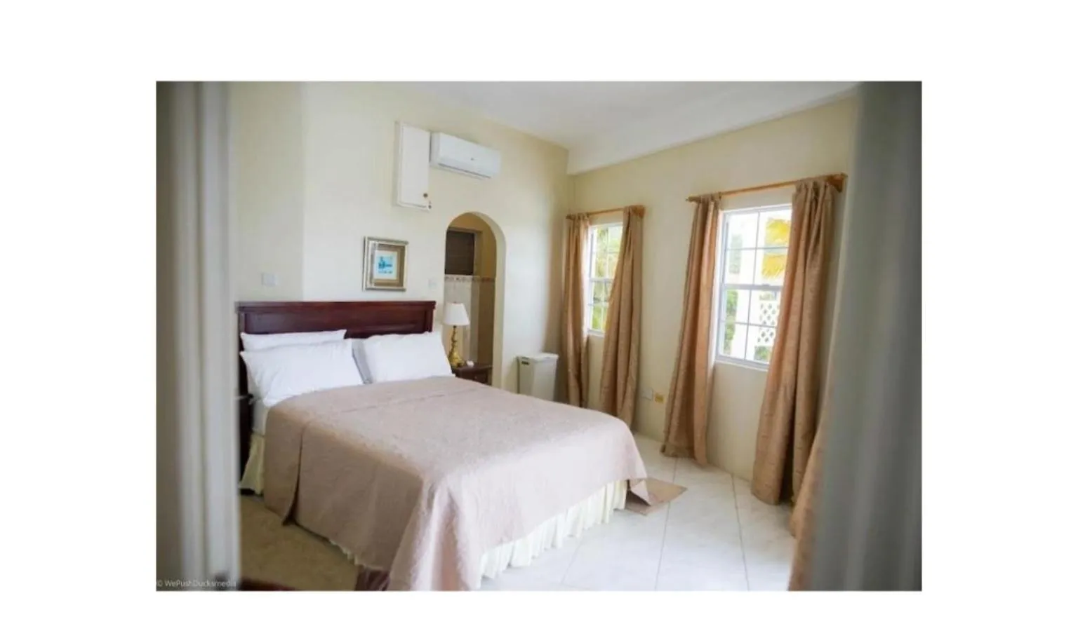 Property building, Bed in Castles In Paradise Villa Resort