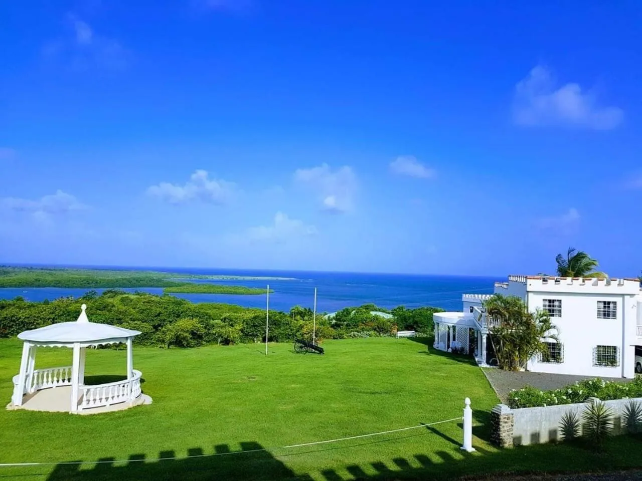Property building in Castles In Paradise Villa Resort