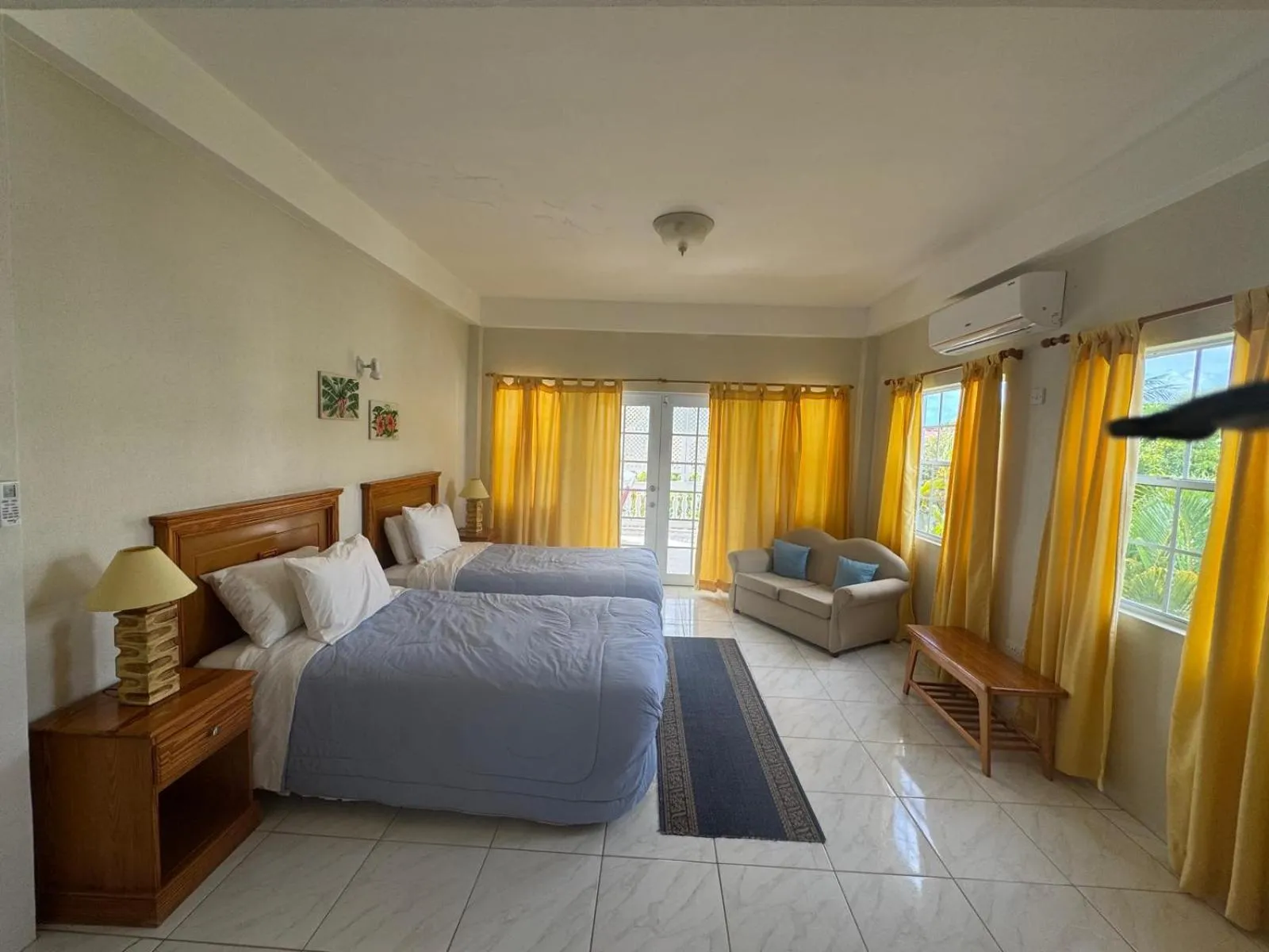 Bed in Castles In Paradise Villa Resort