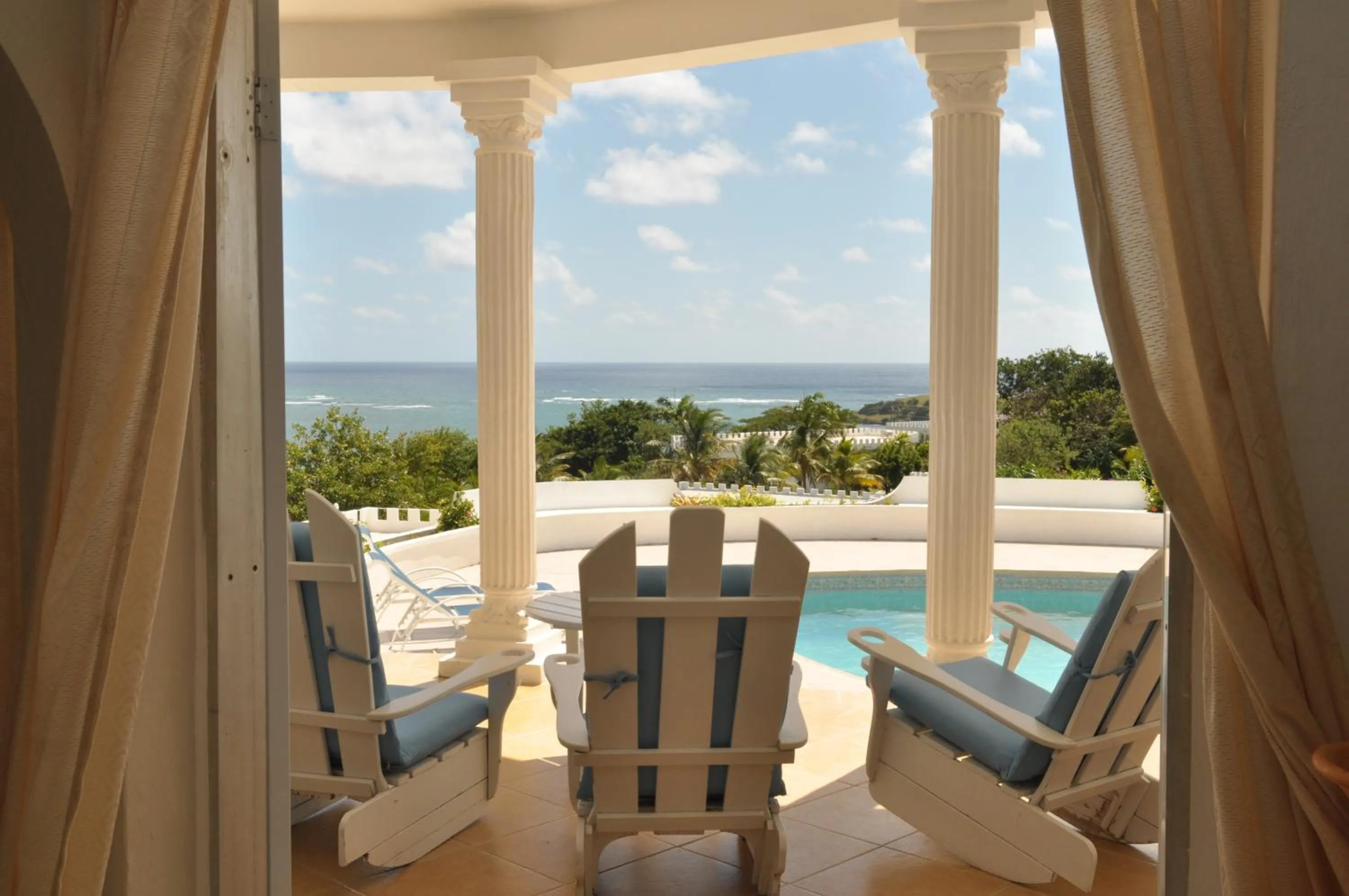 Swimming pool in Castles In Paradise Villa Resort