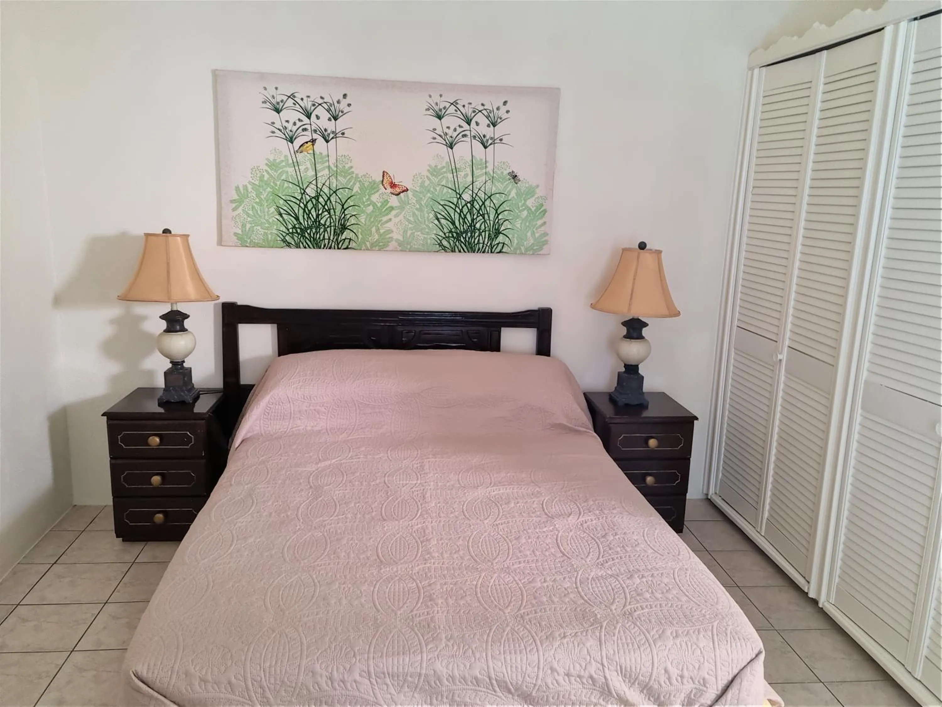 Toilet, Bed in Castles In Paradise Villa Resort