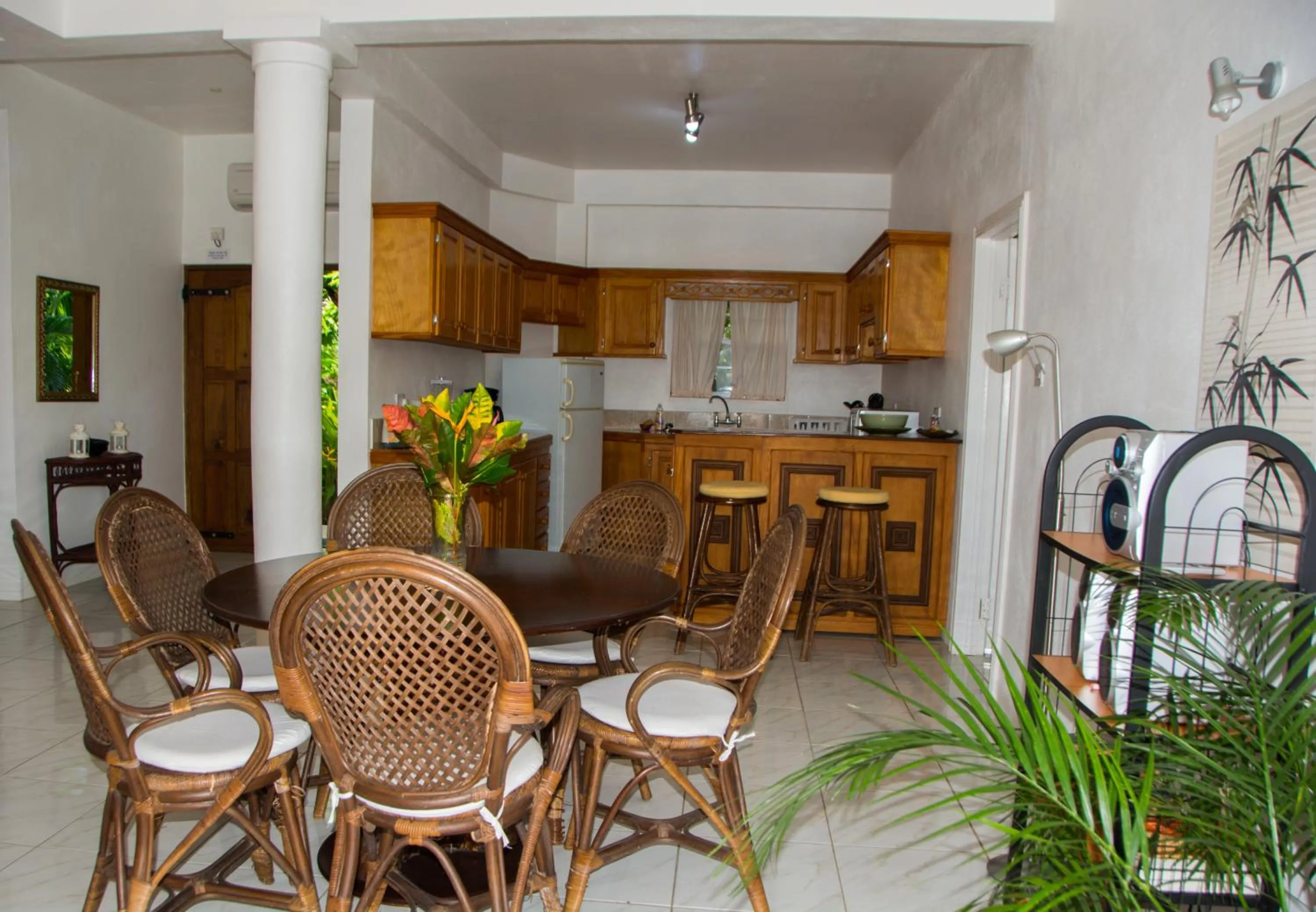 Kitchen or kitchenette in Castles In Paradise Villa Resort