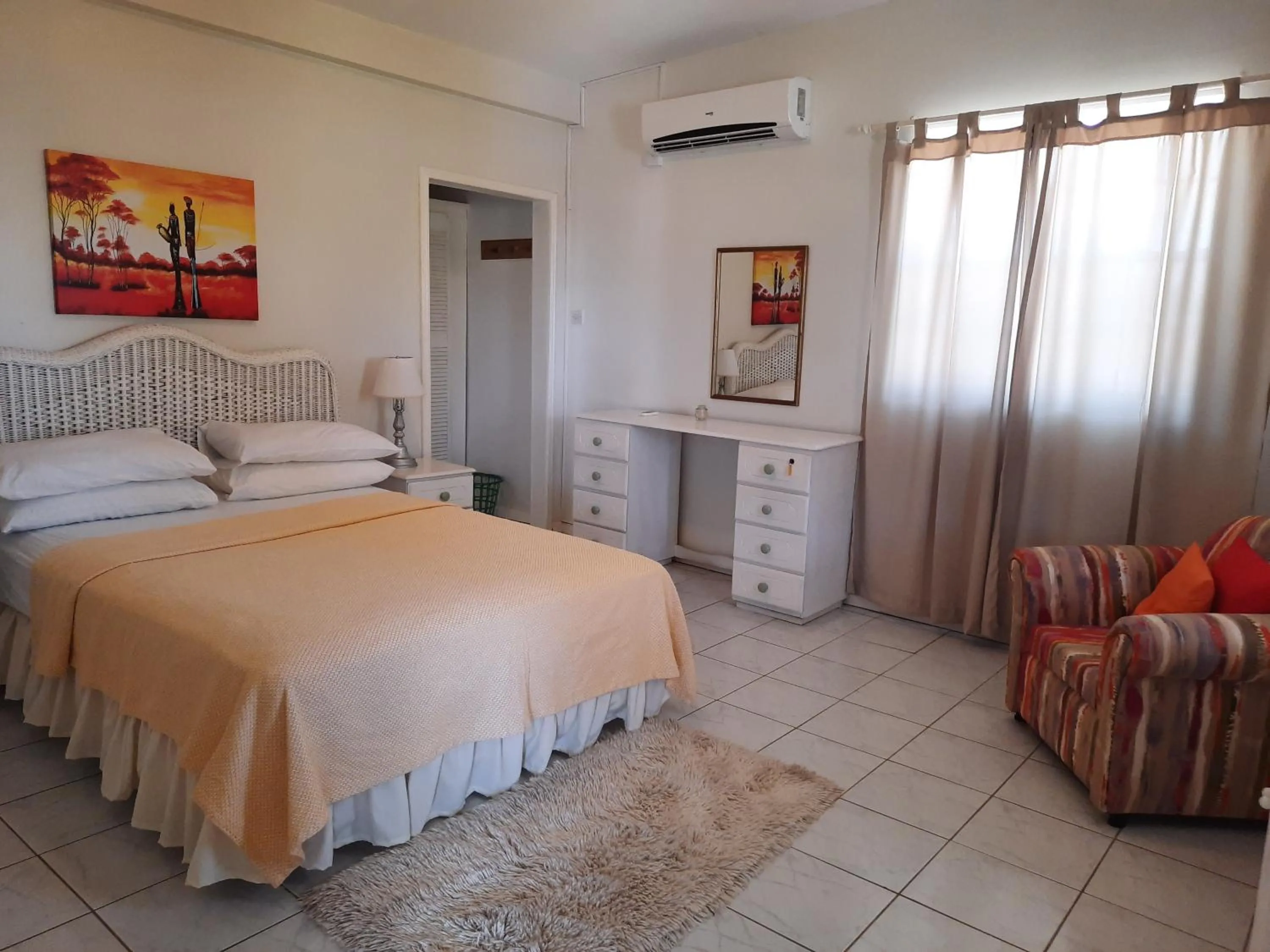 Toilet, Bed in Castles In Paradise Villa Resort