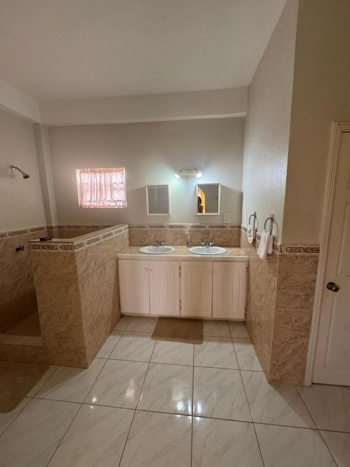 Bathroom in Castles In Paradise Villa Resort