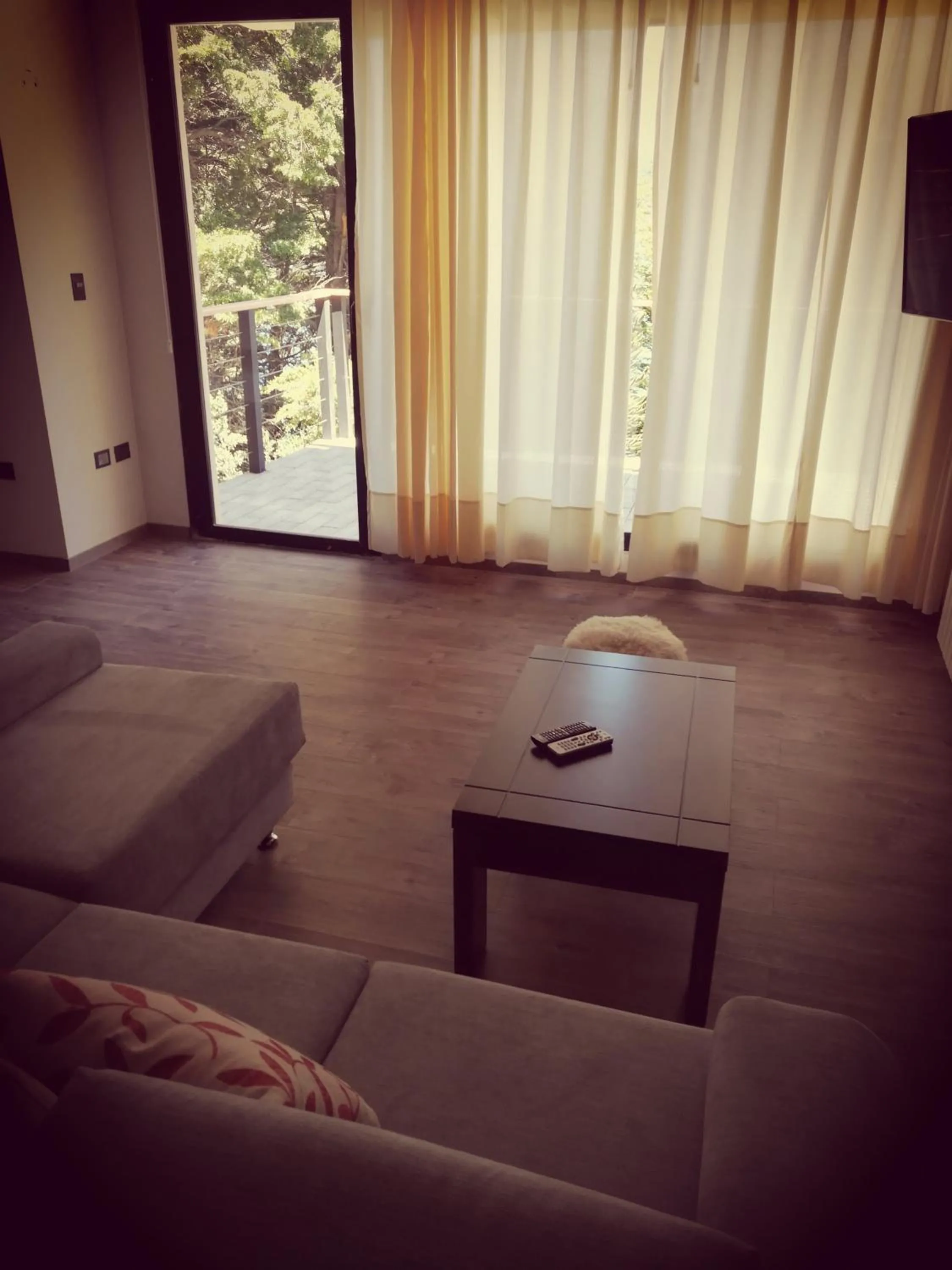 Photo of the whole room in Amarras