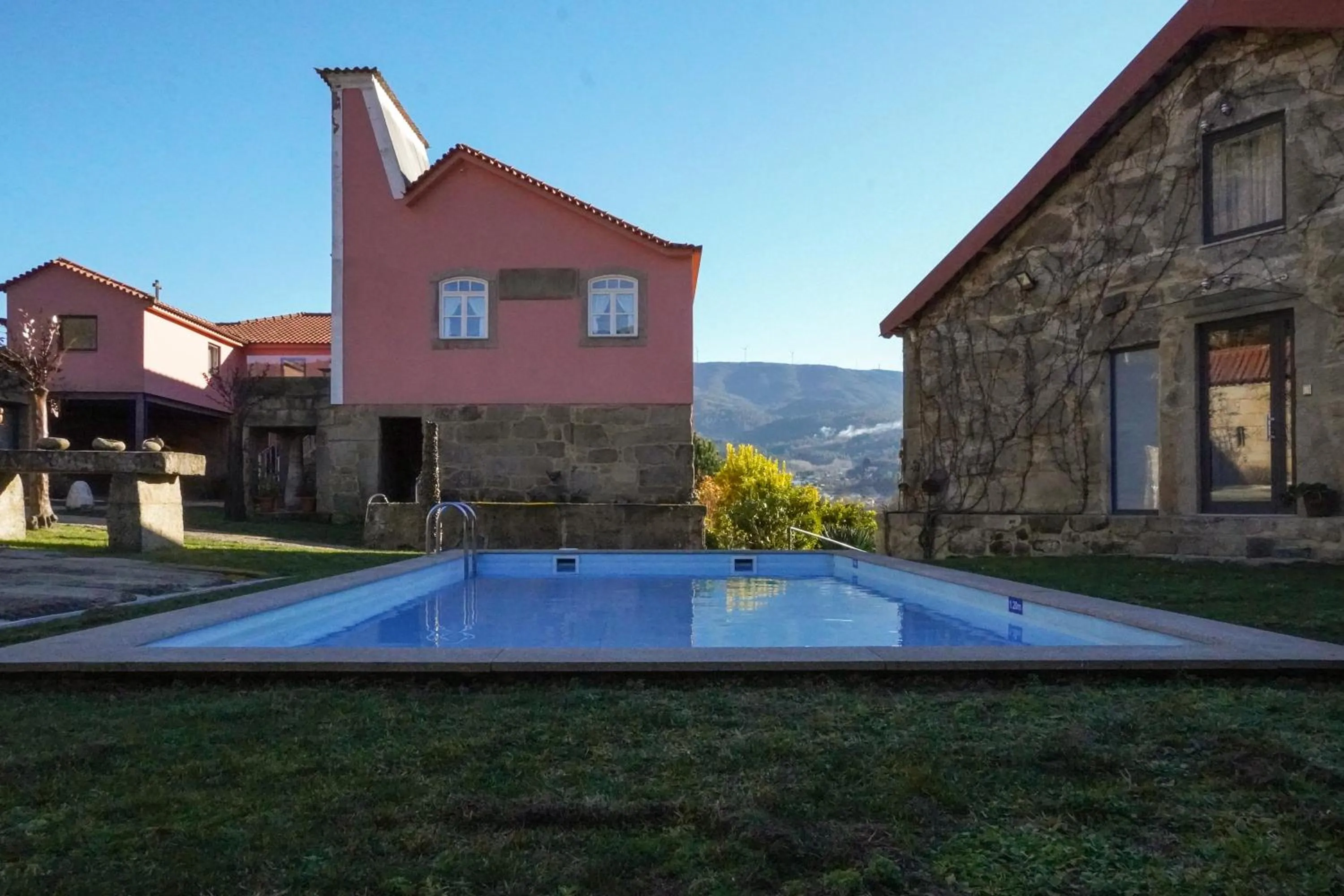 Swimming pool in Quinta de Anterronde