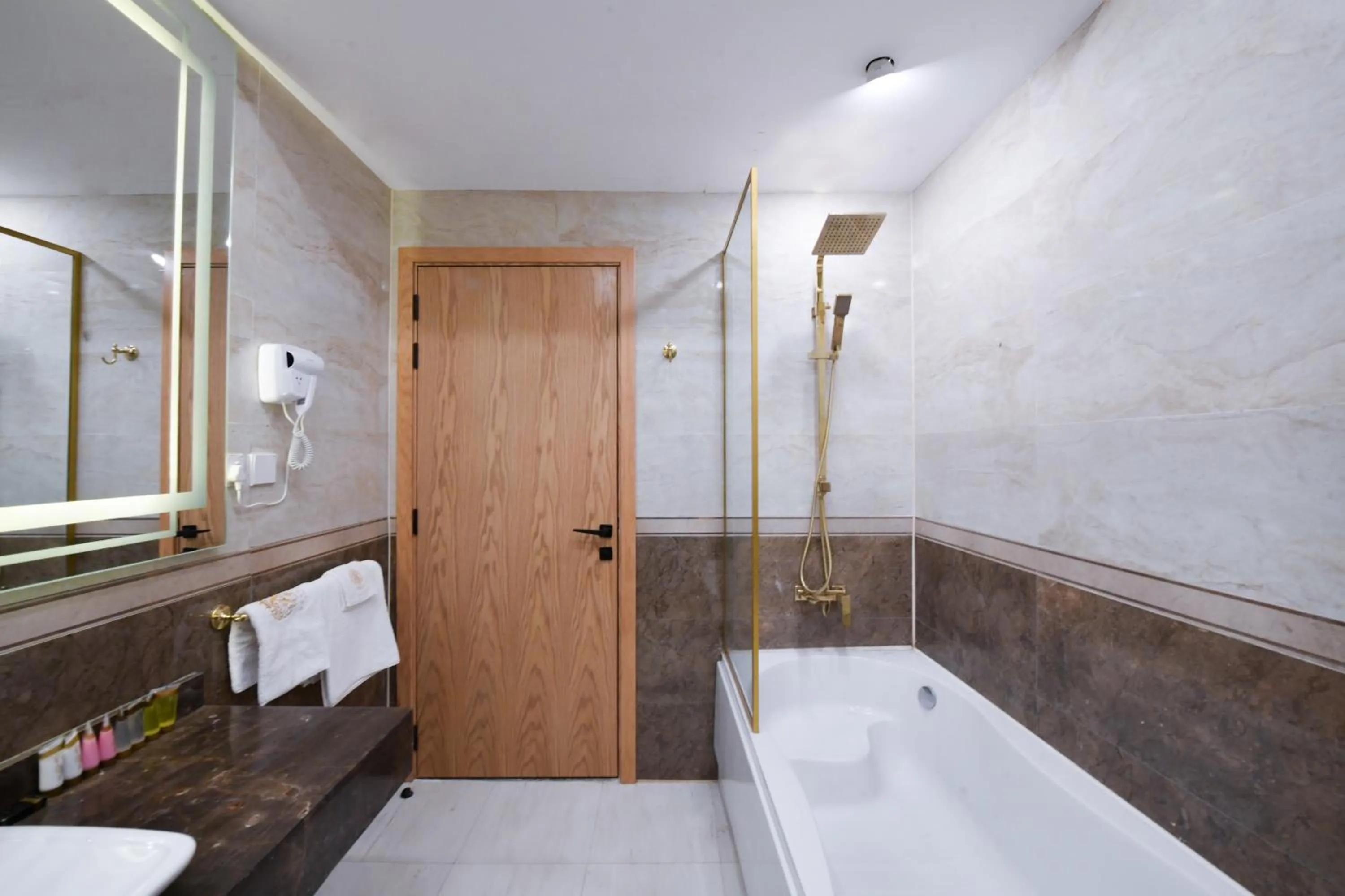 Shower in Arabella Premium Residence - New Cairo